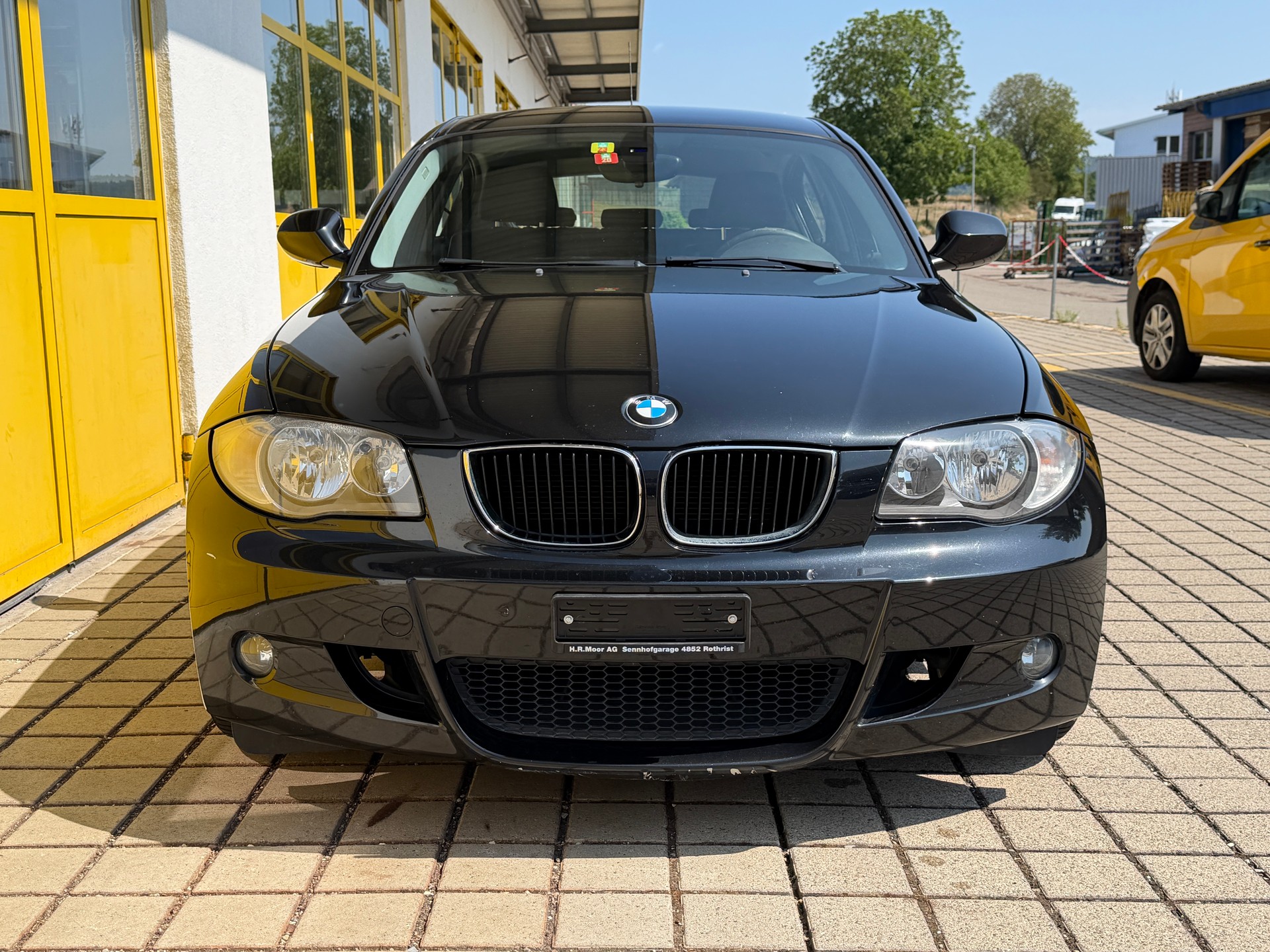 BMW 116i M-Paket-showroom-element-2