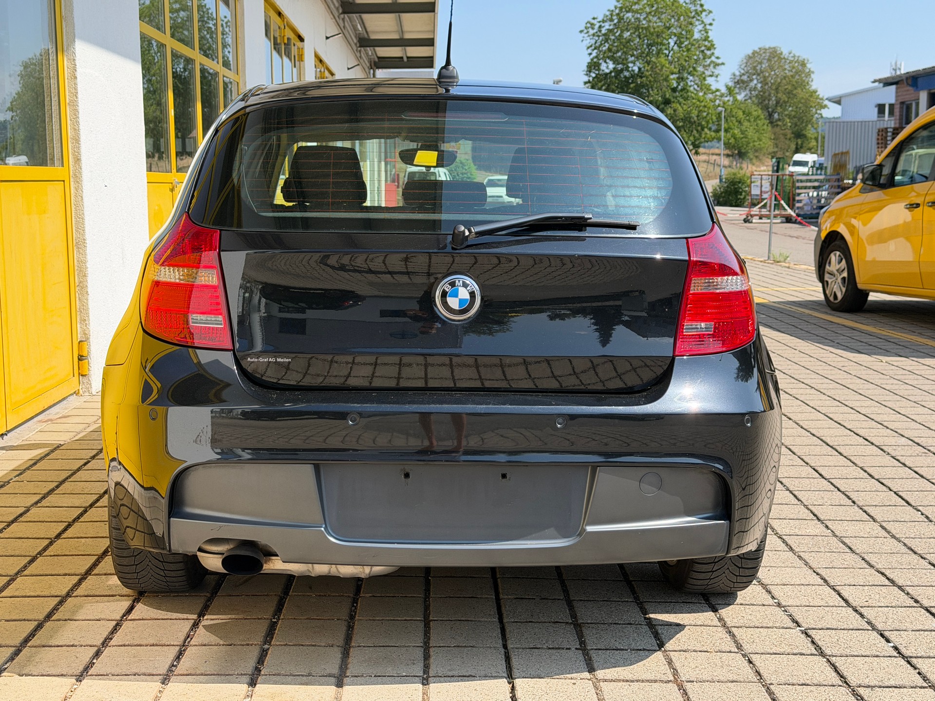 BMW 116i M-Paket-showroom-element-3