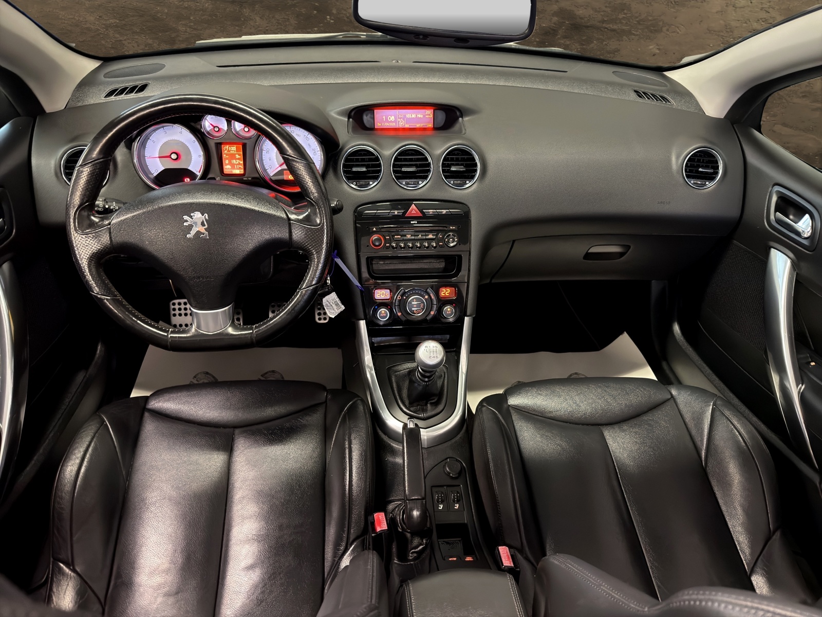 PEUGEOT 308 CC 1.6 16V Turbo Sport Pack-showroom-element-3