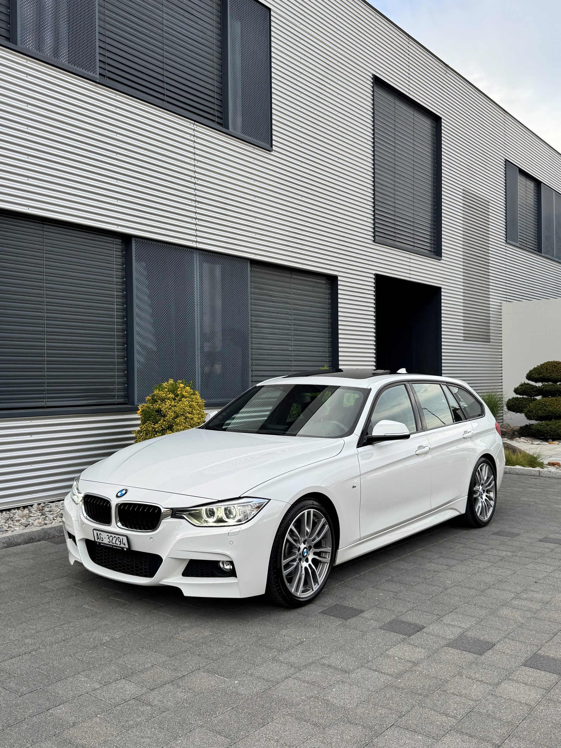 BMW 328i SAG-image-1