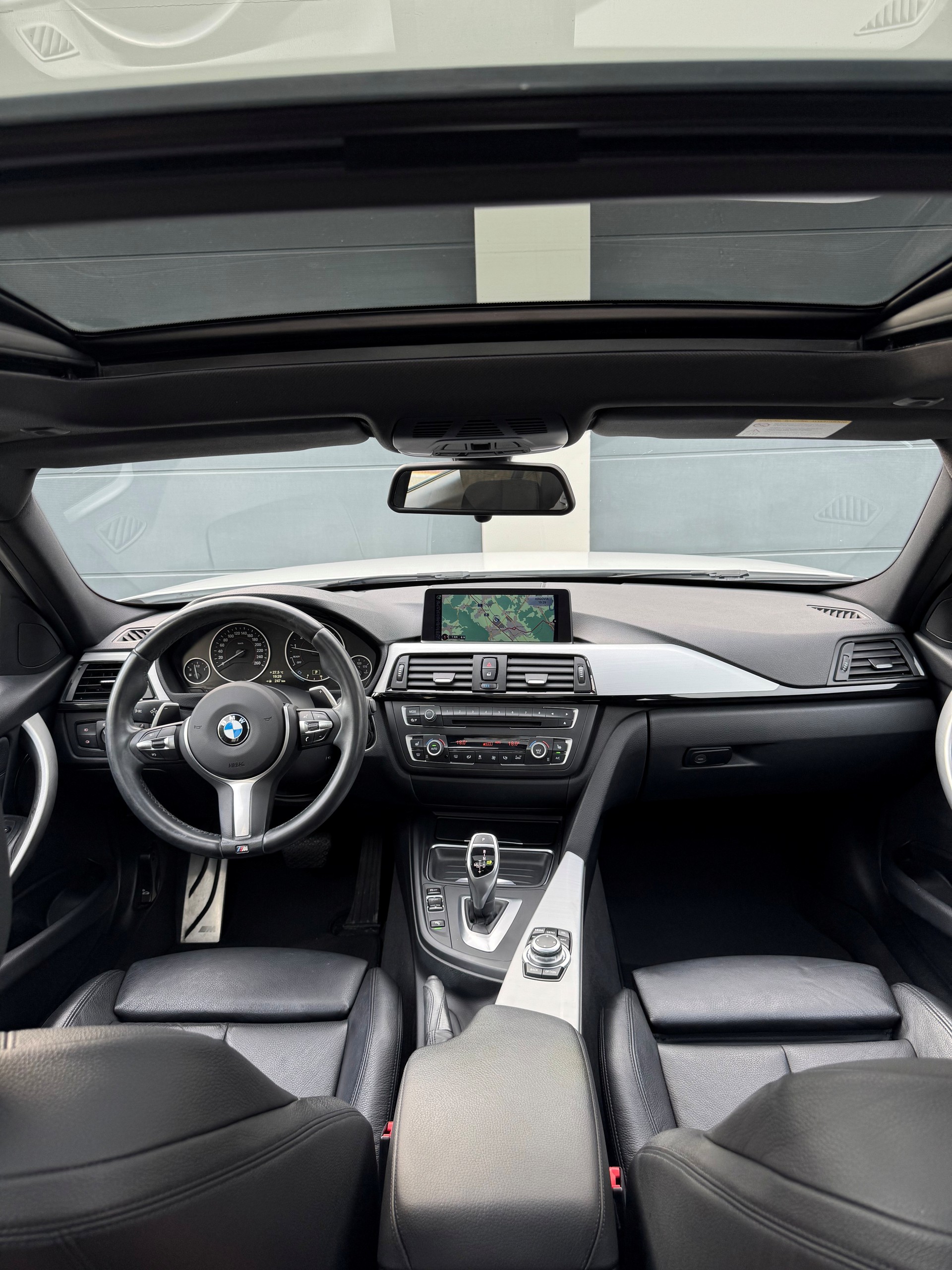 BMW 328i SAG-image-9