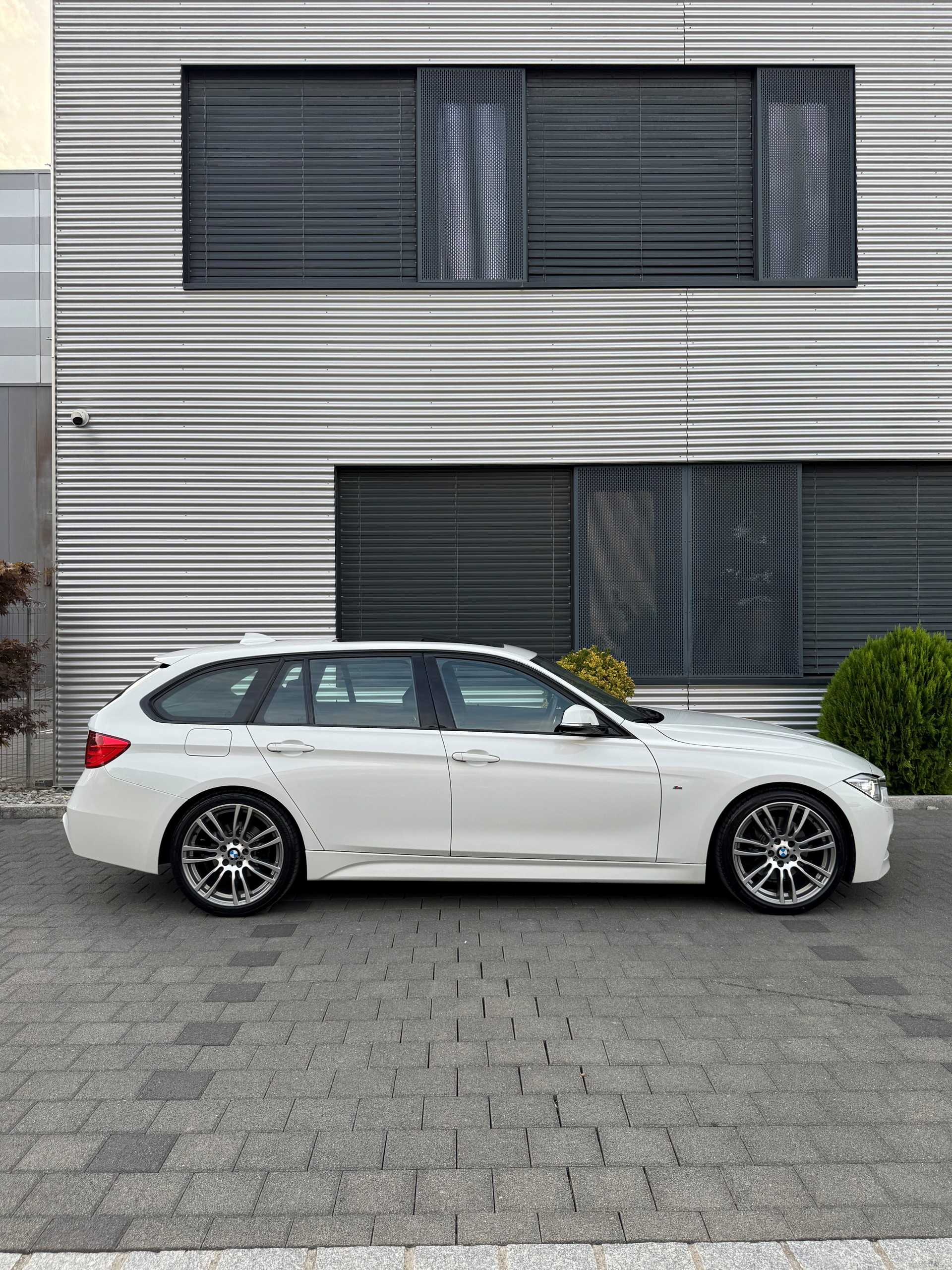BMW 328i SAG-image-2