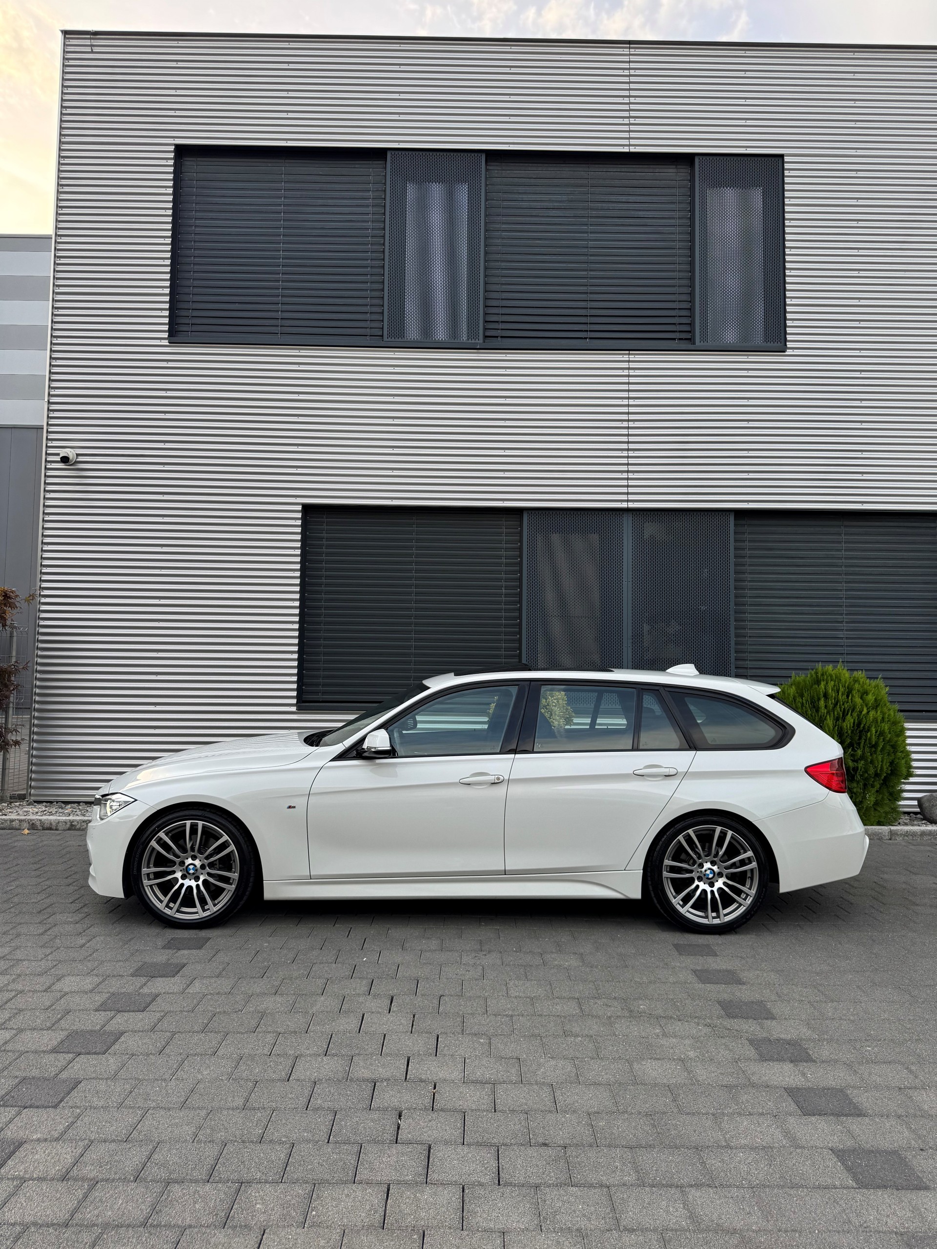 BMW 328i SAG-image-4