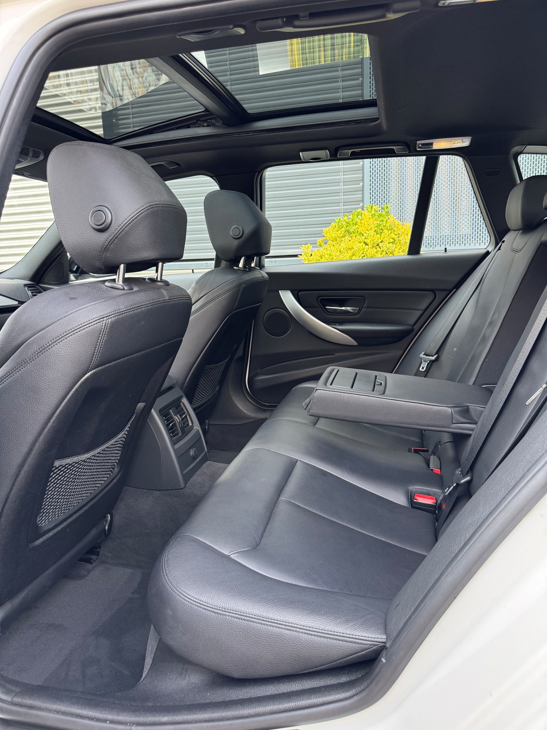 BMW 328i SAG-image-14