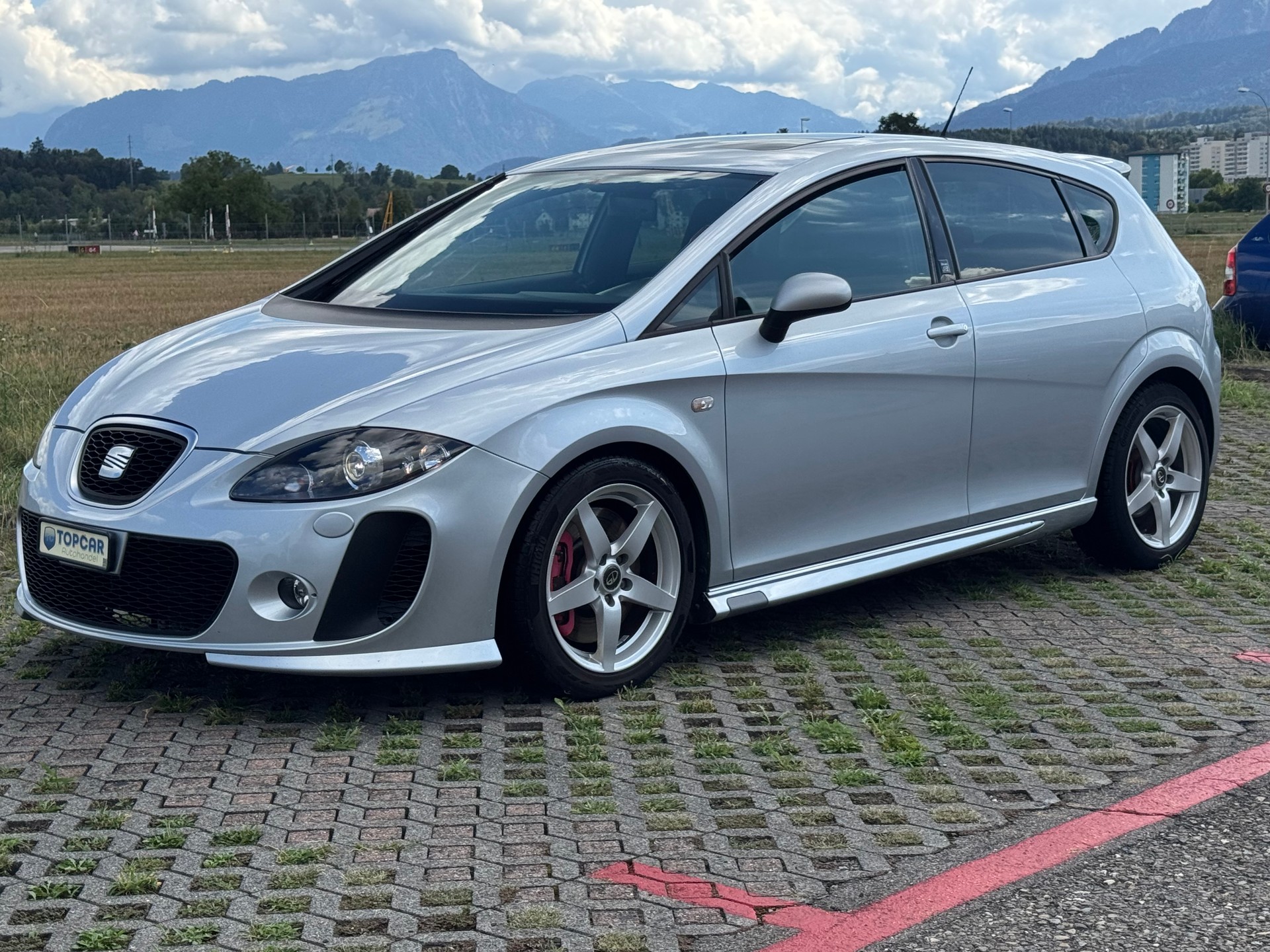SEAT Leon 2.0 TSI Cupra-image-0