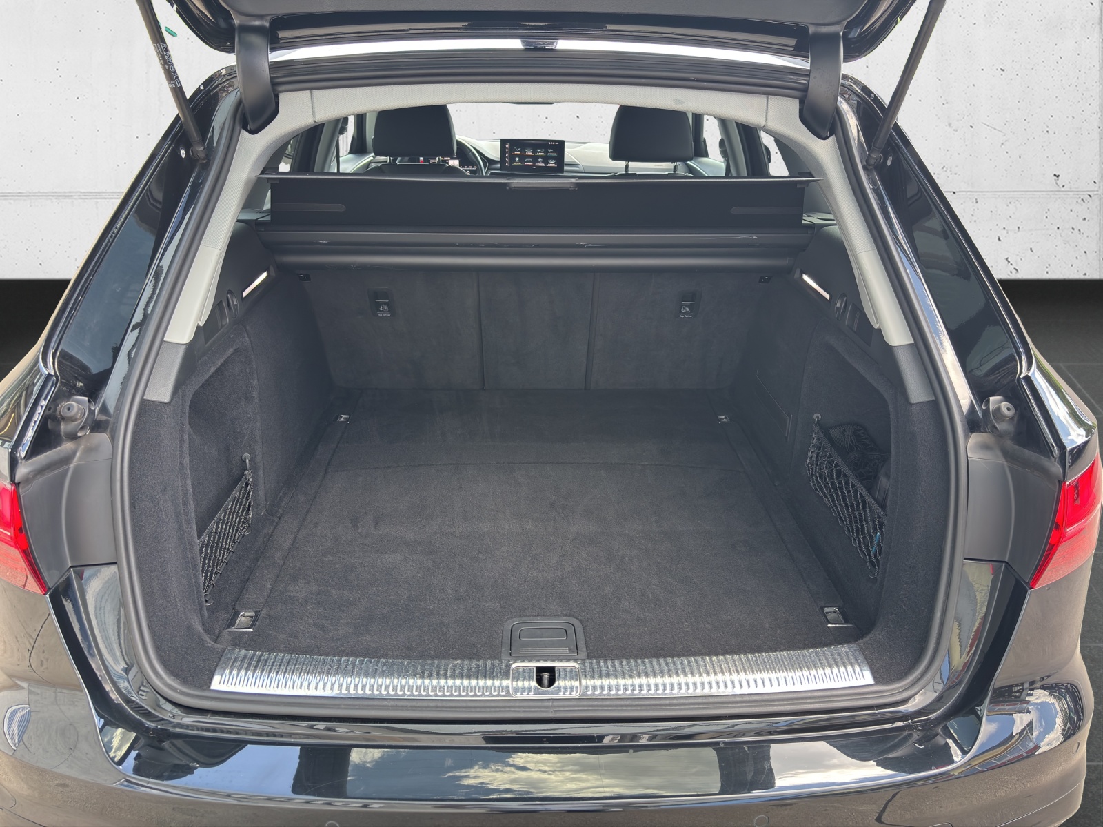 AUDI A4 Avant 40 TDI S line Competition Black quattro S-tronic mit 5 Jahre Werksgarantie max. 100'000km-image-7