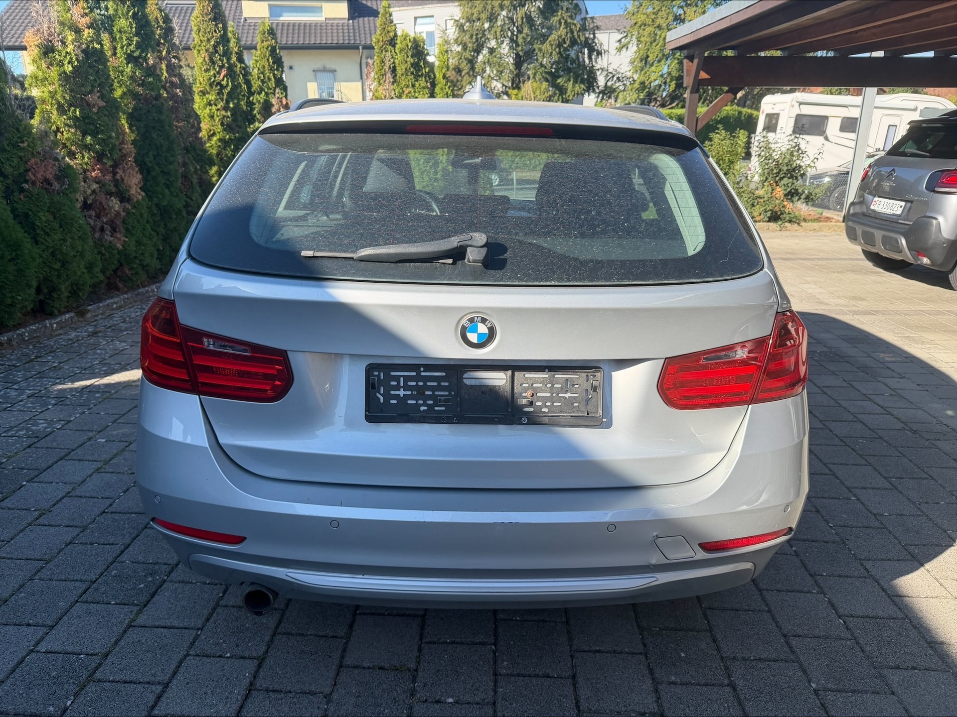 BMW 318d xDrive Touring-image-2