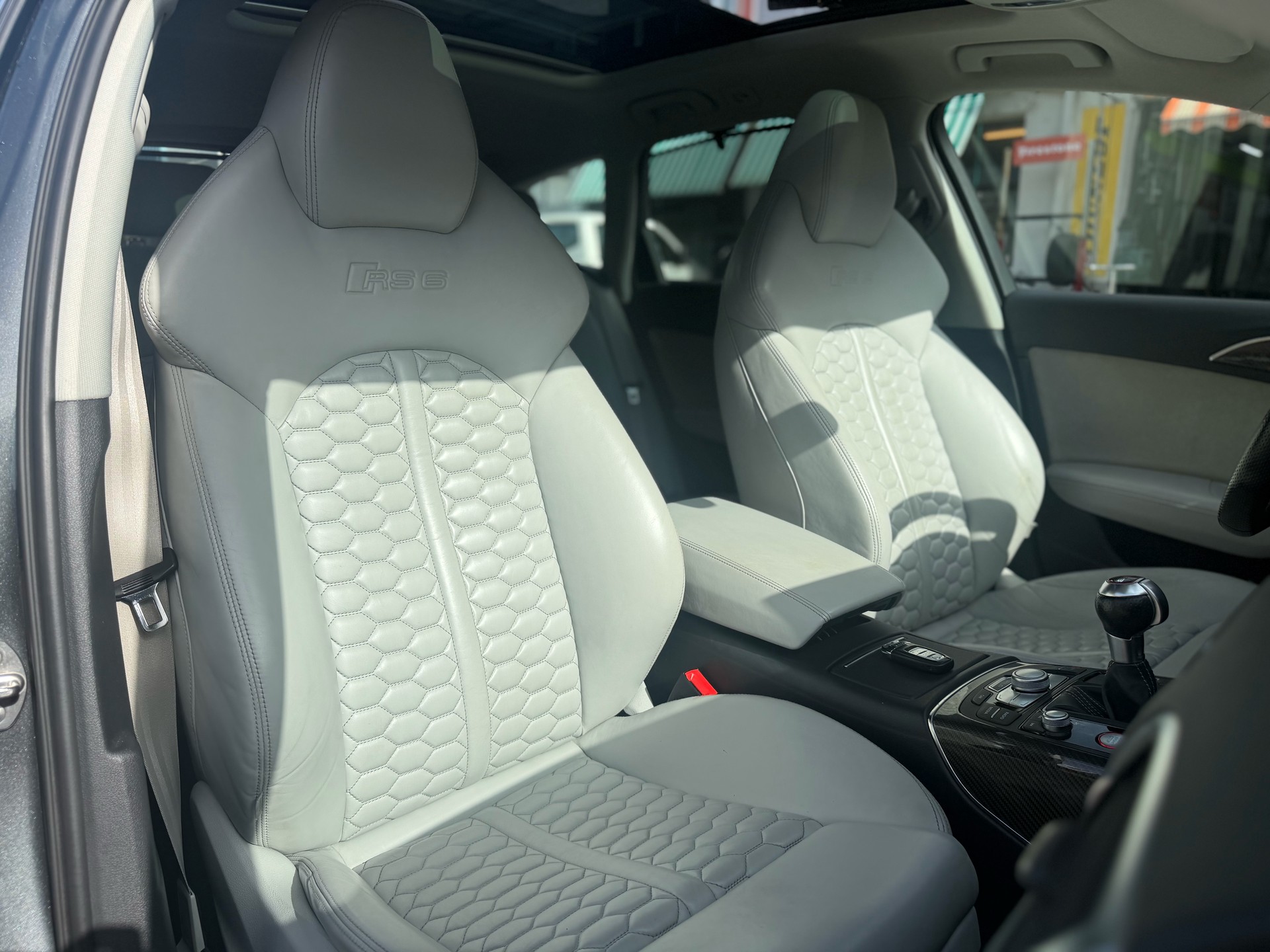 AUDI RS6 Avant 4.0 TFSI V8 performance quattro-image-4