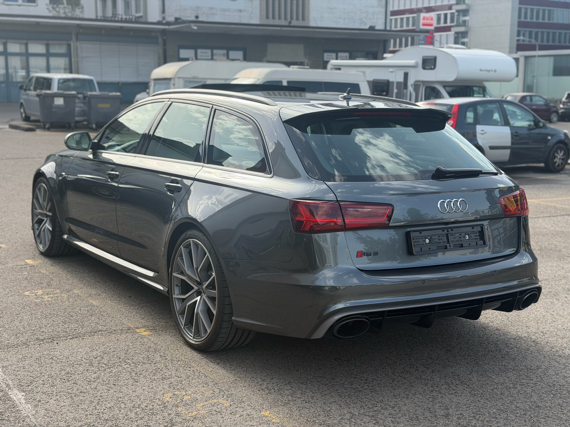 AUDI RS6 Avant 4.0 TFSI V8 performance quattro-image-1