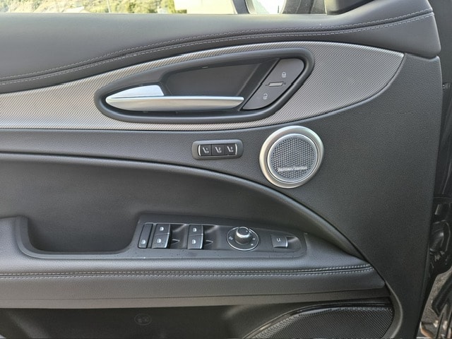 ALFA ROMEO Stelvio Veloce-image-12