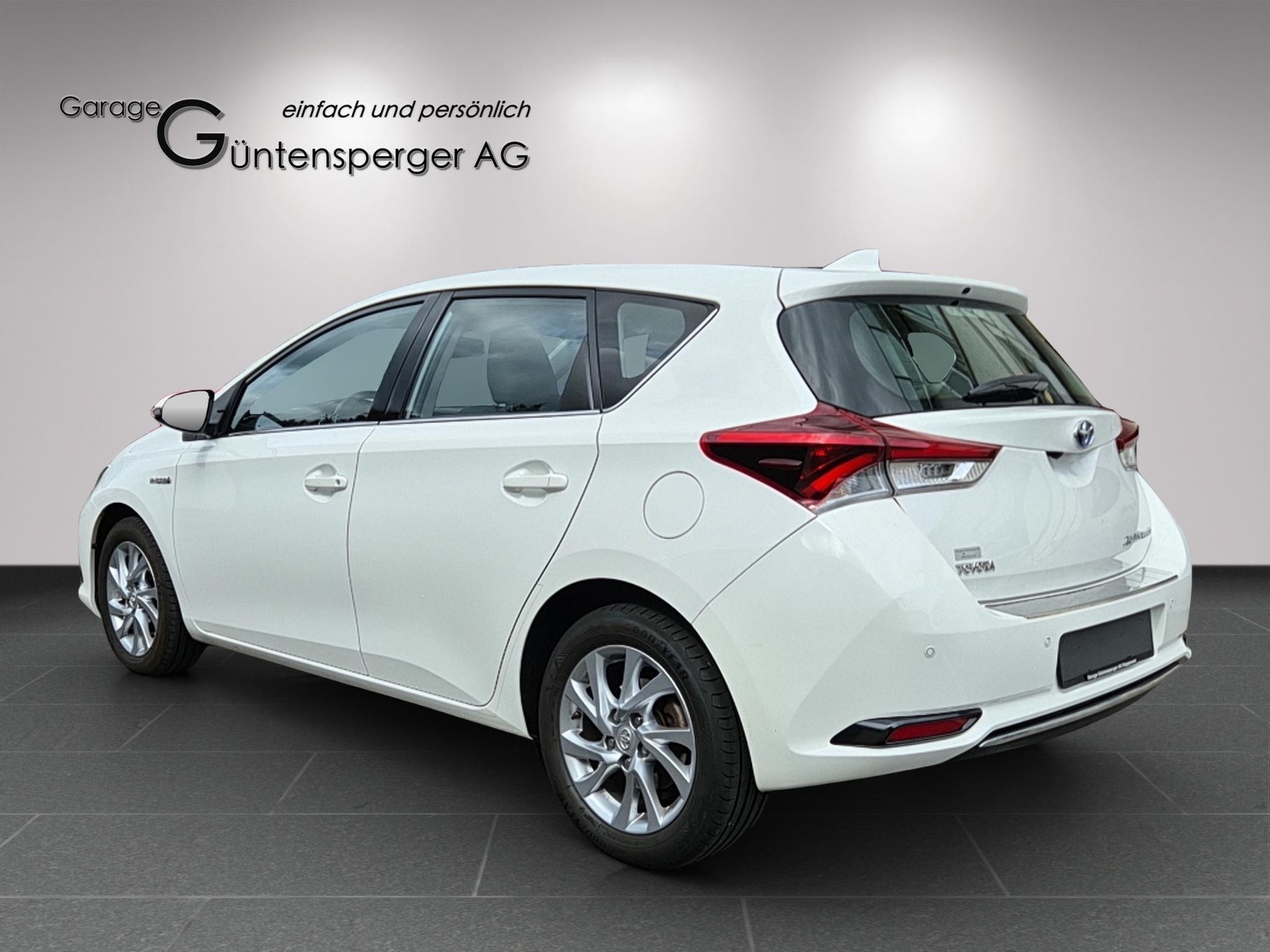 TOYOTA Auris 1.8 HSD Trend-showroom-element-2