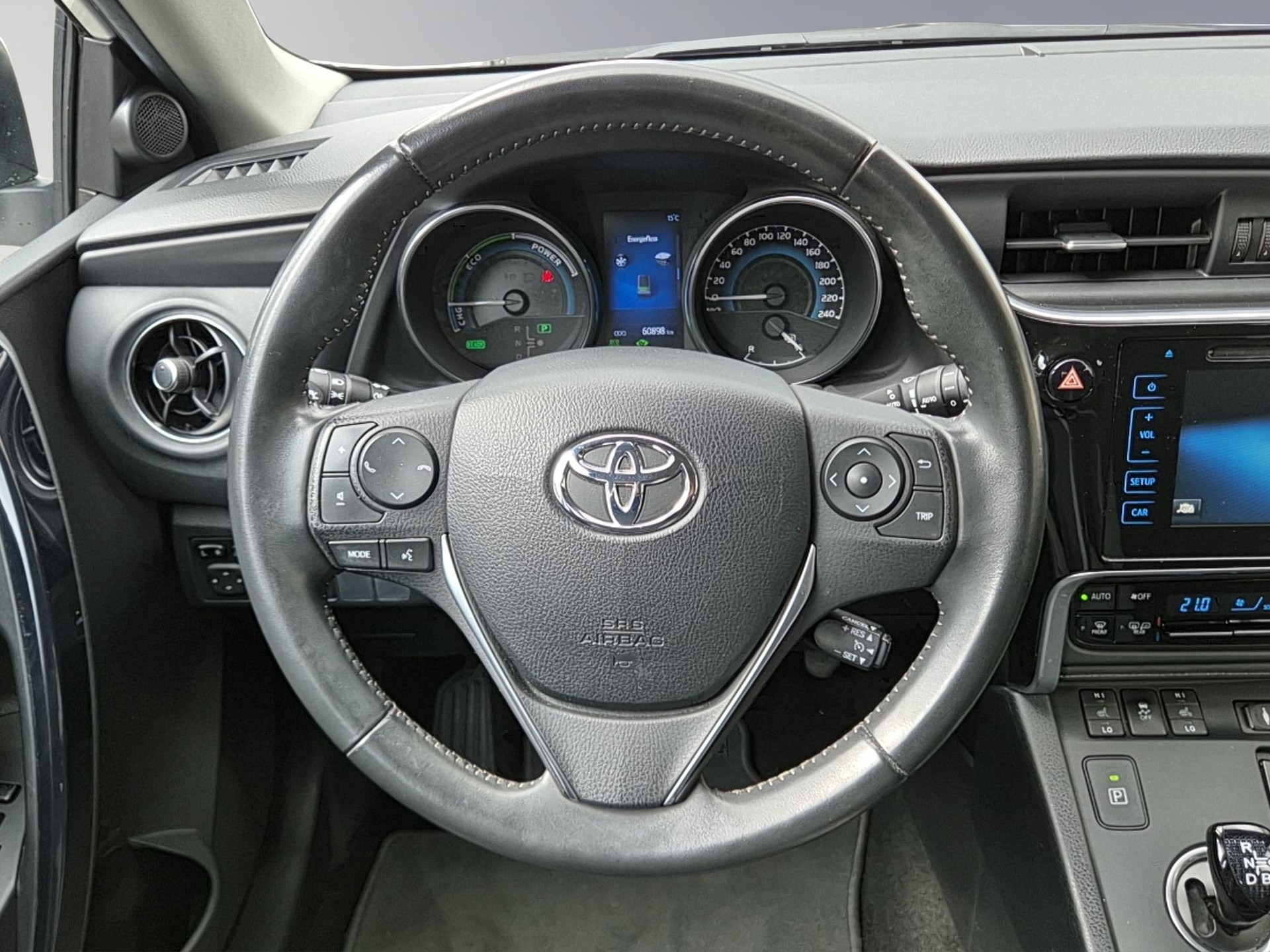 TOYOTA Auris 1.8 HSD Trend-image-9