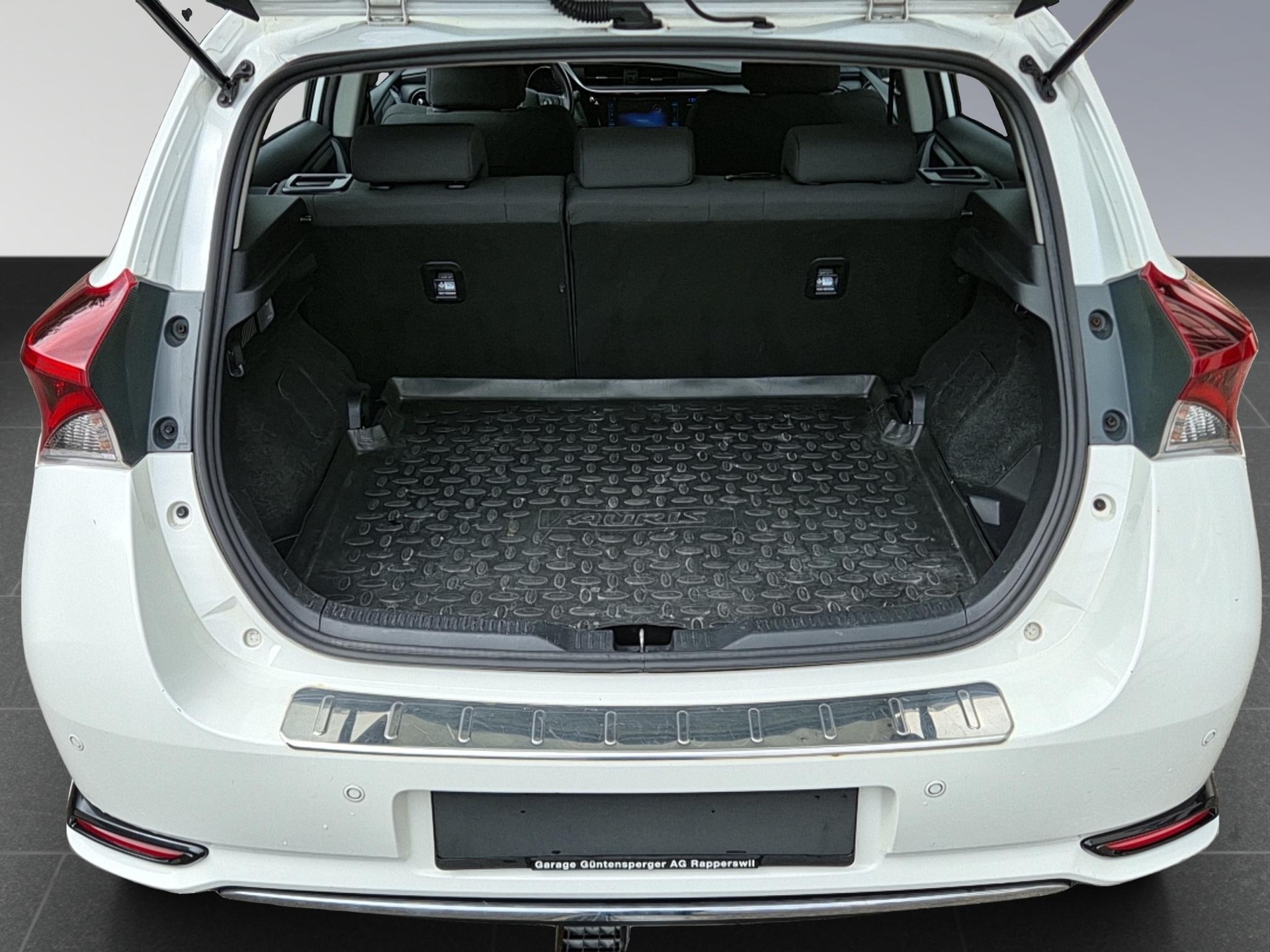 TOYOTA Auris 1.8 HSD Trend-image-17