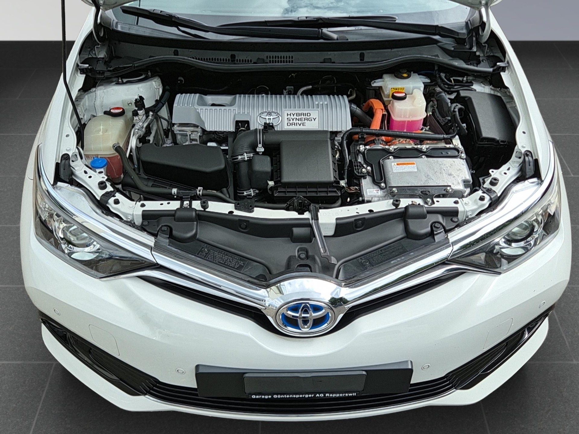 TOYOTA Auris 1.8 HSD Trend-image-19