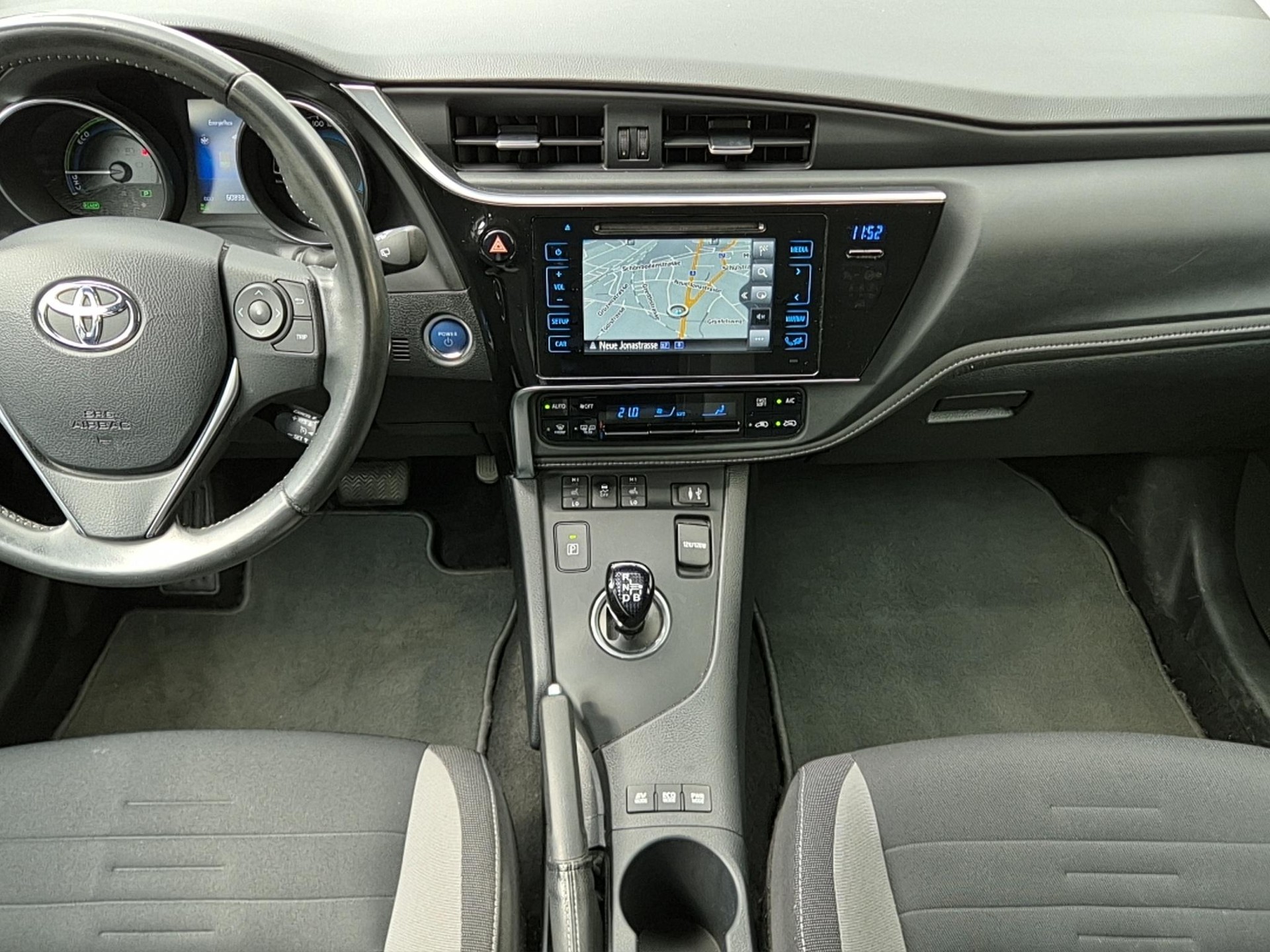 TOYOTA Auris 1.8 HSD Trend-image-13