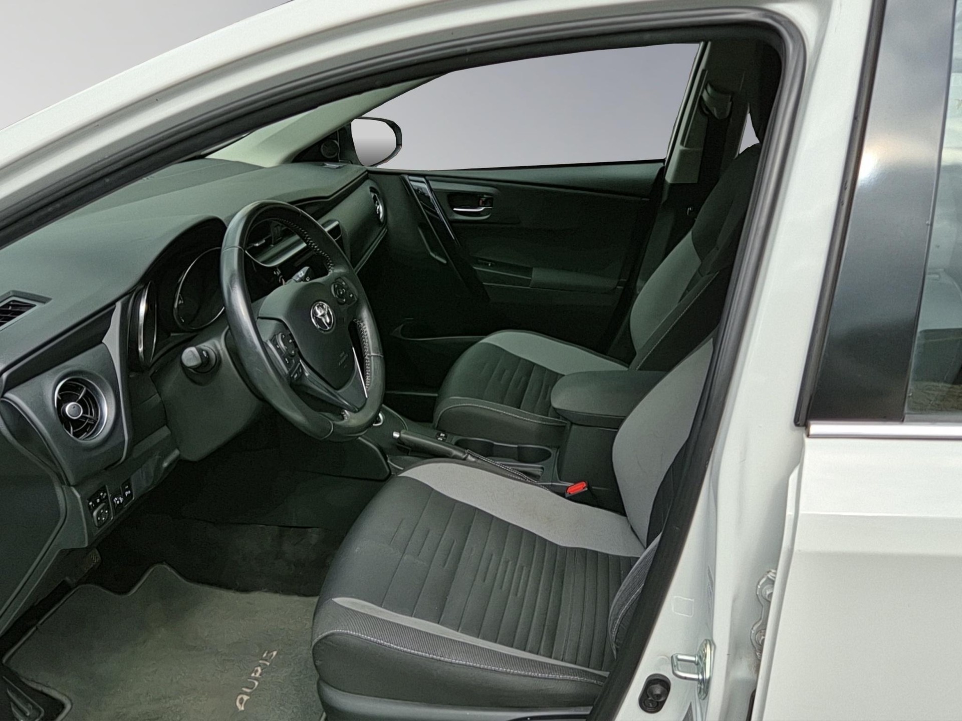 TOYOTA Auris 1.8 HSD Trend-image-8