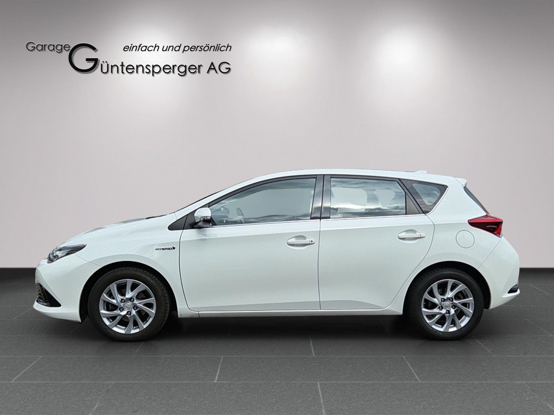 TOYOTA Auris 1.8 HSD Trend-showroom-element-1