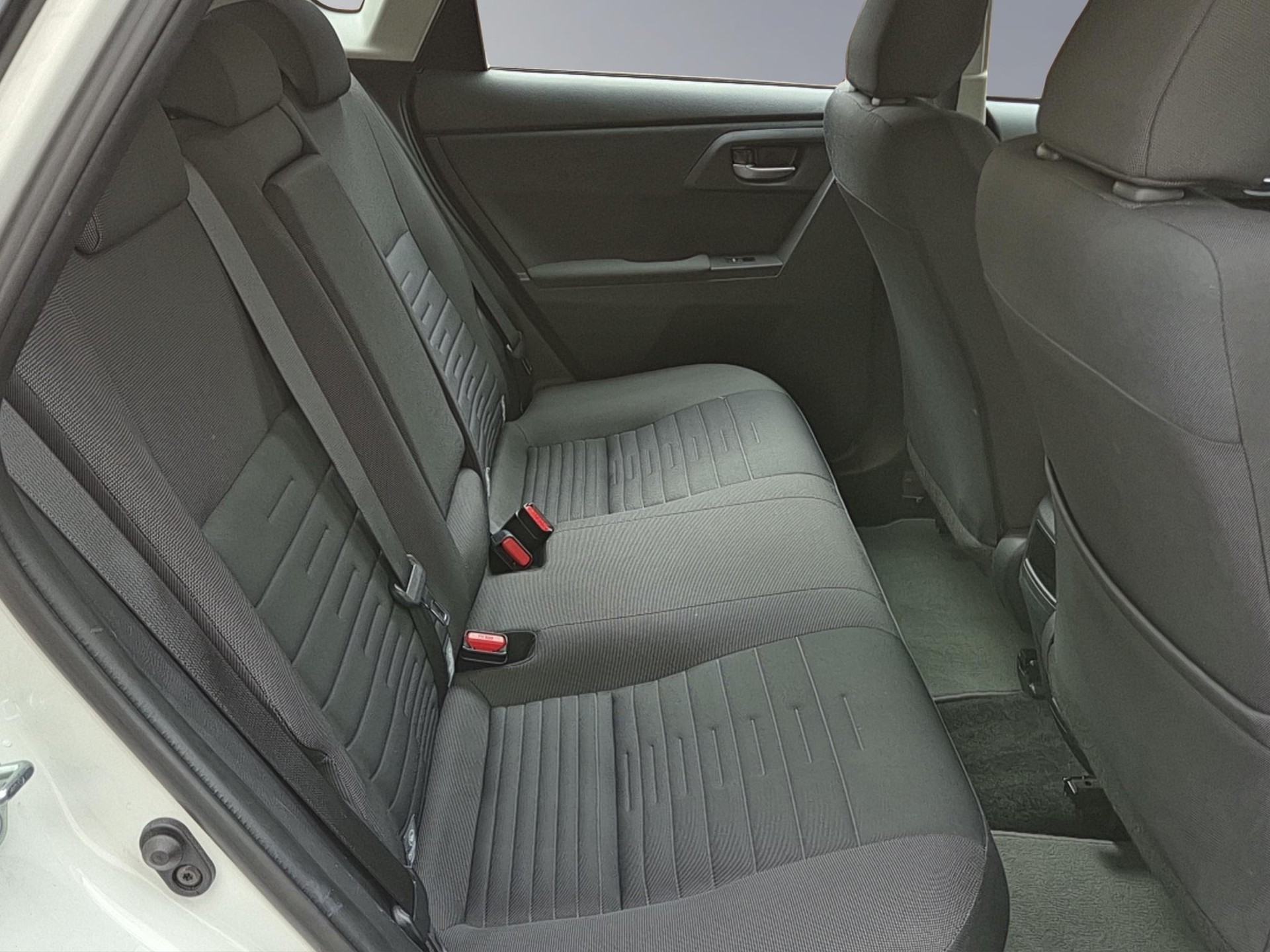 TOYOTA Auris 1.8 HSD Trend-image-15