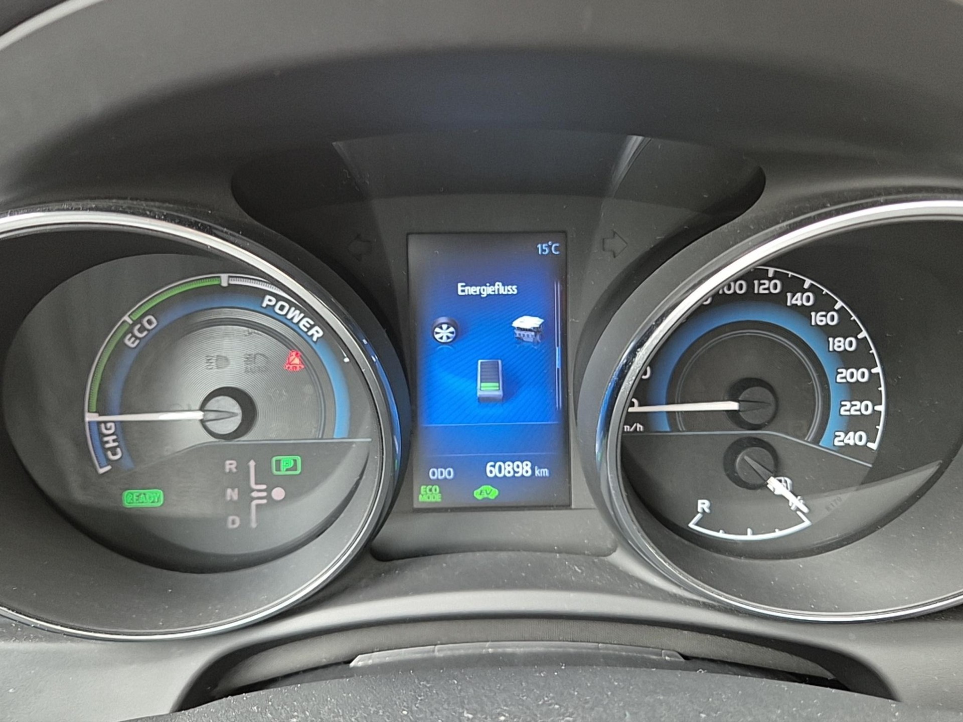 TOYOTA Auris 1.8 HSD Trend-image-10