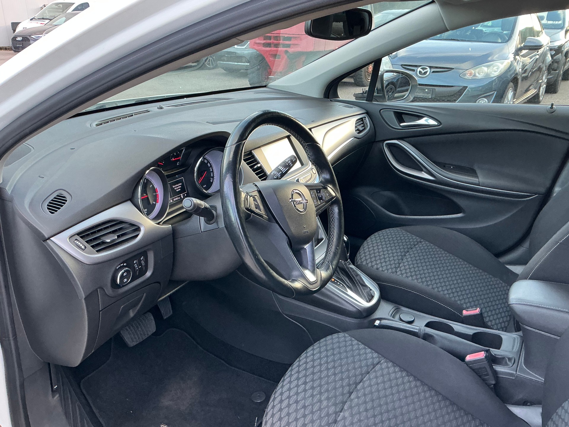 OPEL Astra 1.4i Turbo Dynamic Automatic-image-4
