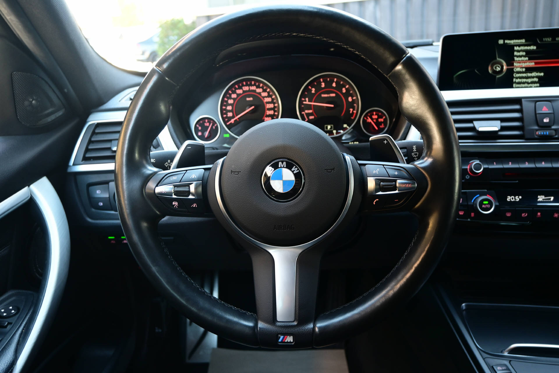 BMW 340i xDrive Touring **Power&Sound**M-Performance 260PS**-image-21