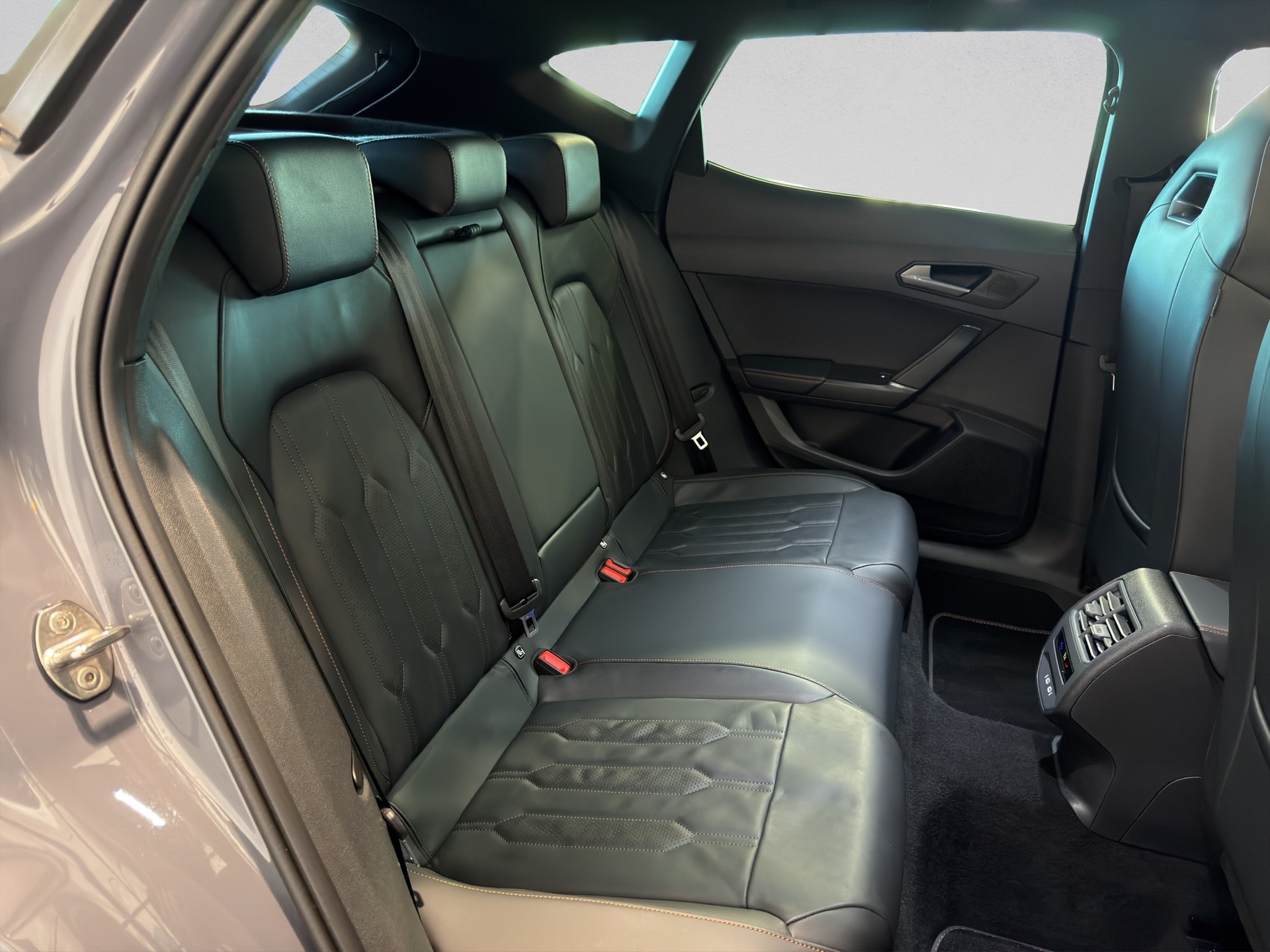 CUPRA Formentor 1.4 e-HYBRID pHEV VZ DSG-image-17