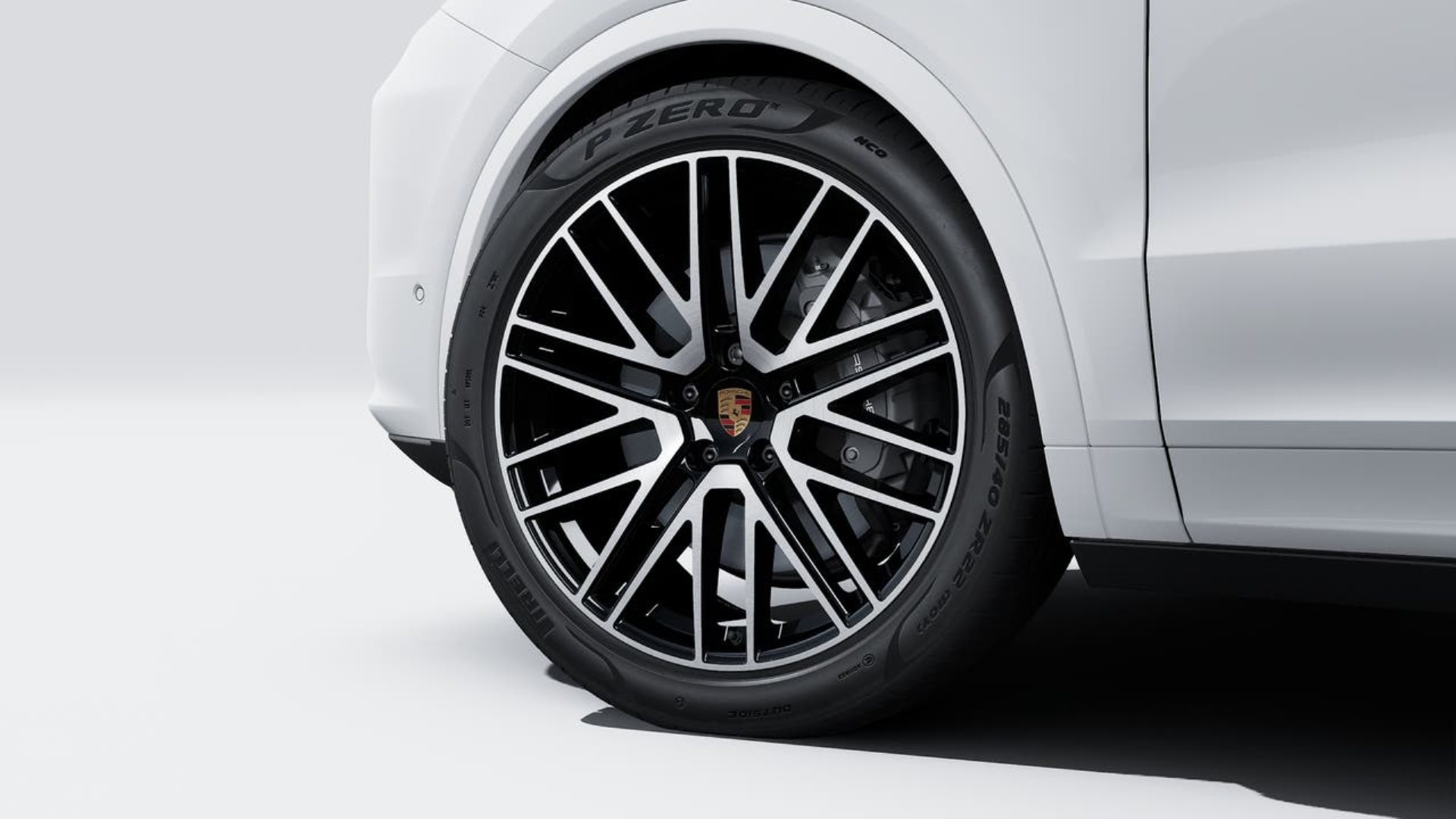 PORSCHE Cayenne E-Hybrid Black Edition-image-9