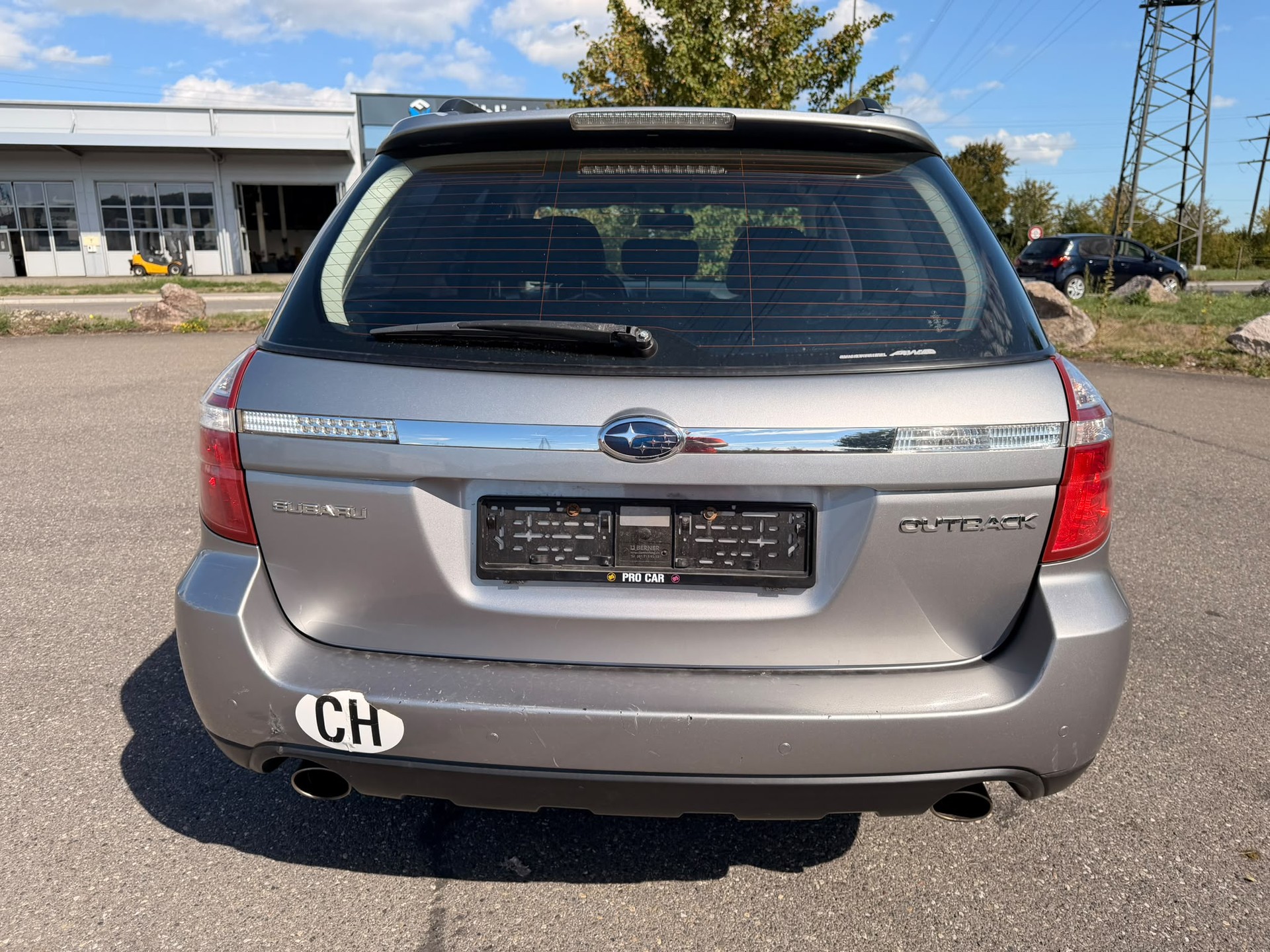SUBARU Outback 2.5i AWD Swiss Automatic-image-4