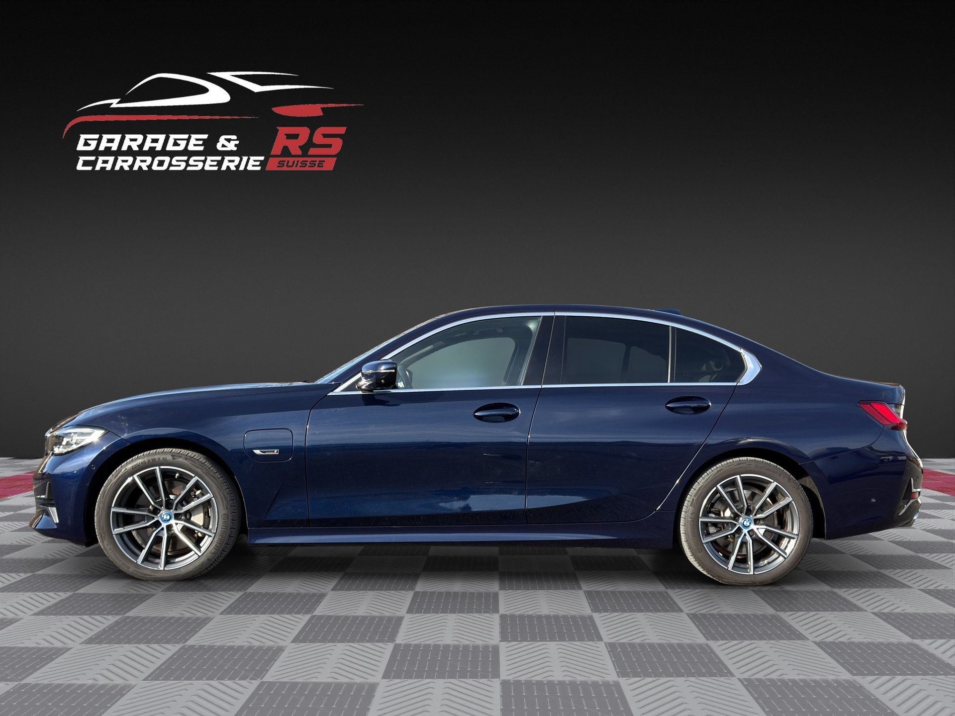 BMW 330e xDrive Sport Line Steptronic-image-1