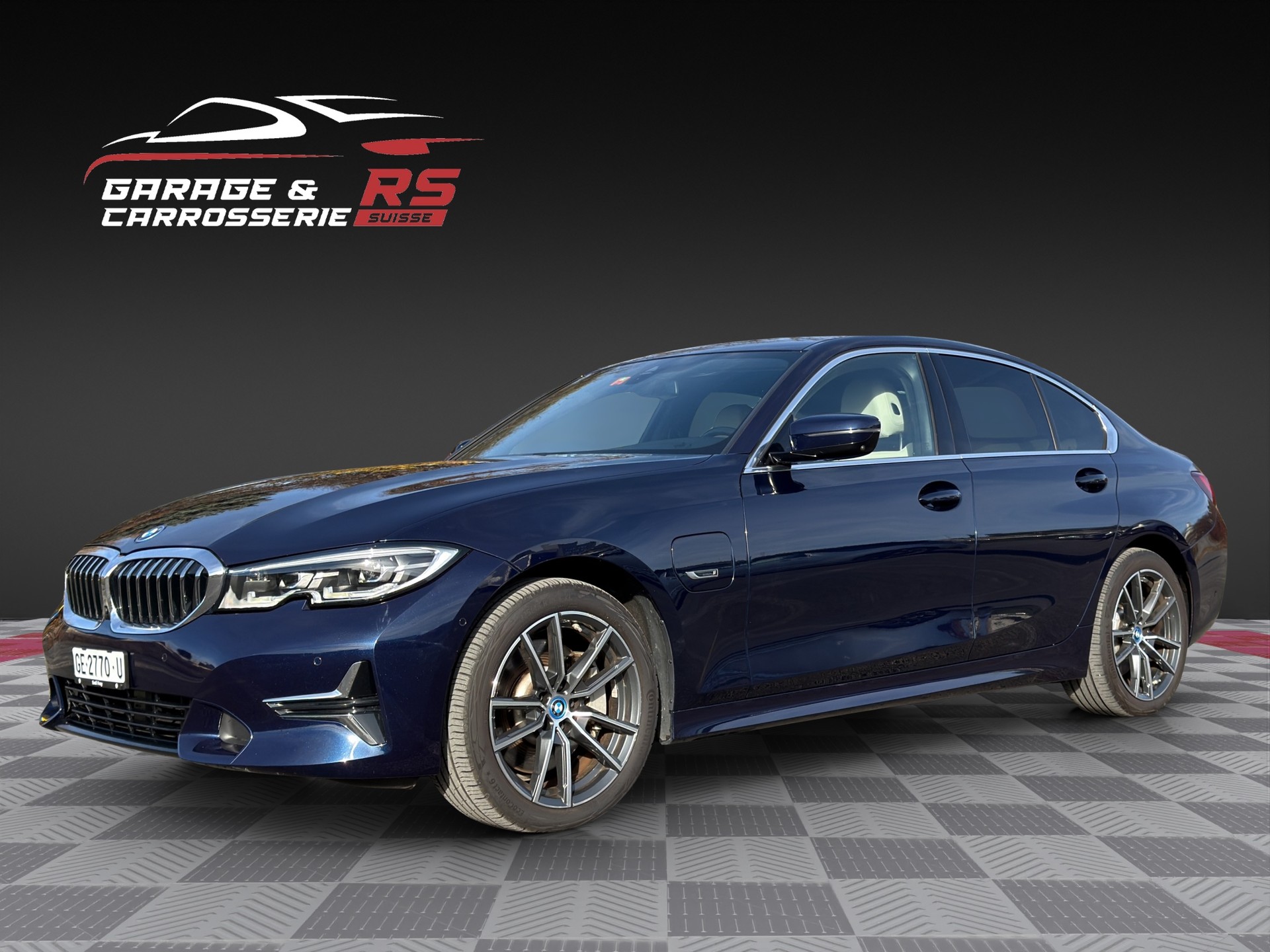 BMW 330e xDrive Sport Line Steptronic-image-0