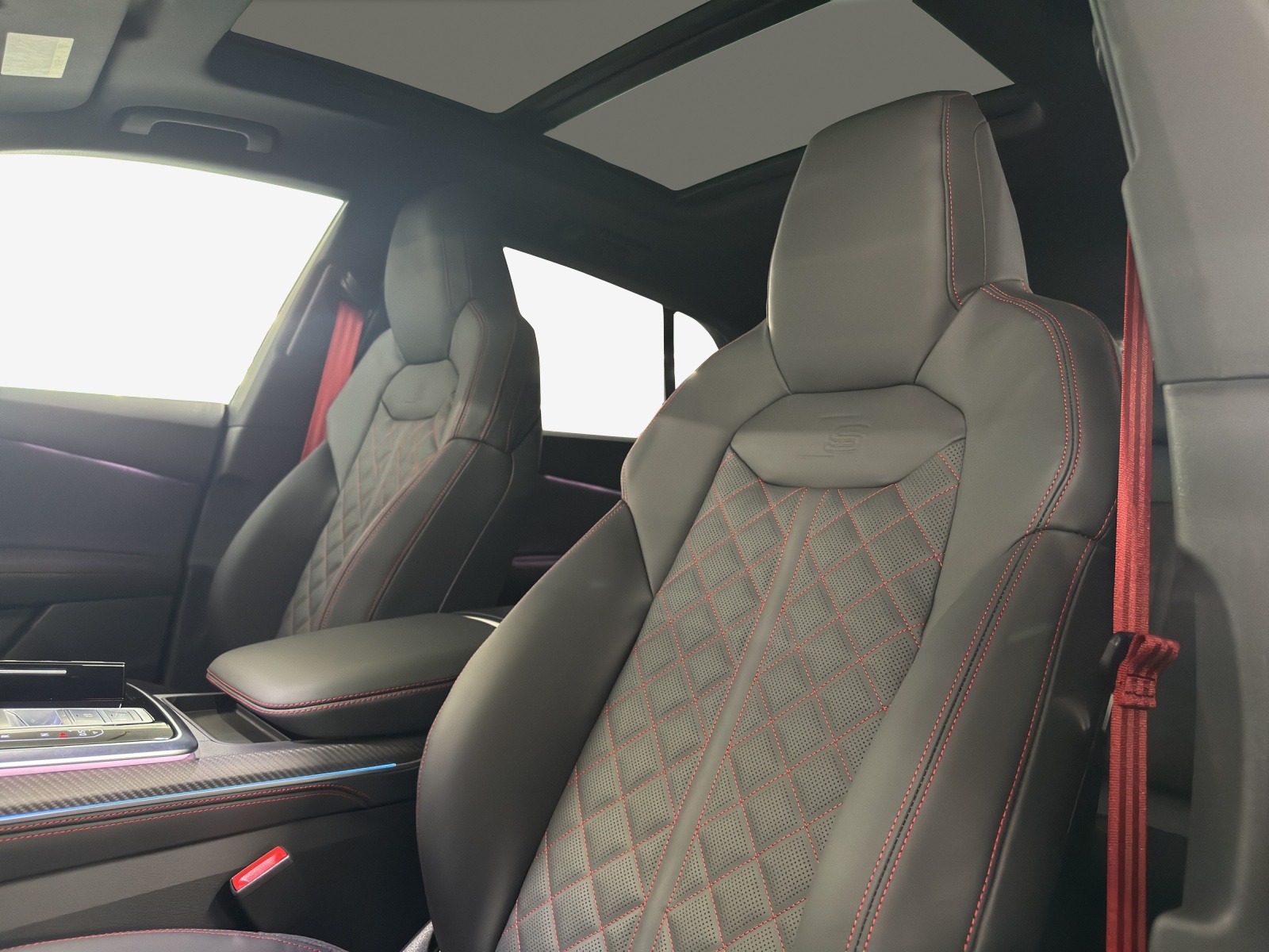 AUDI Q8 TFSI quattro 250 kW tiptronic-image-14