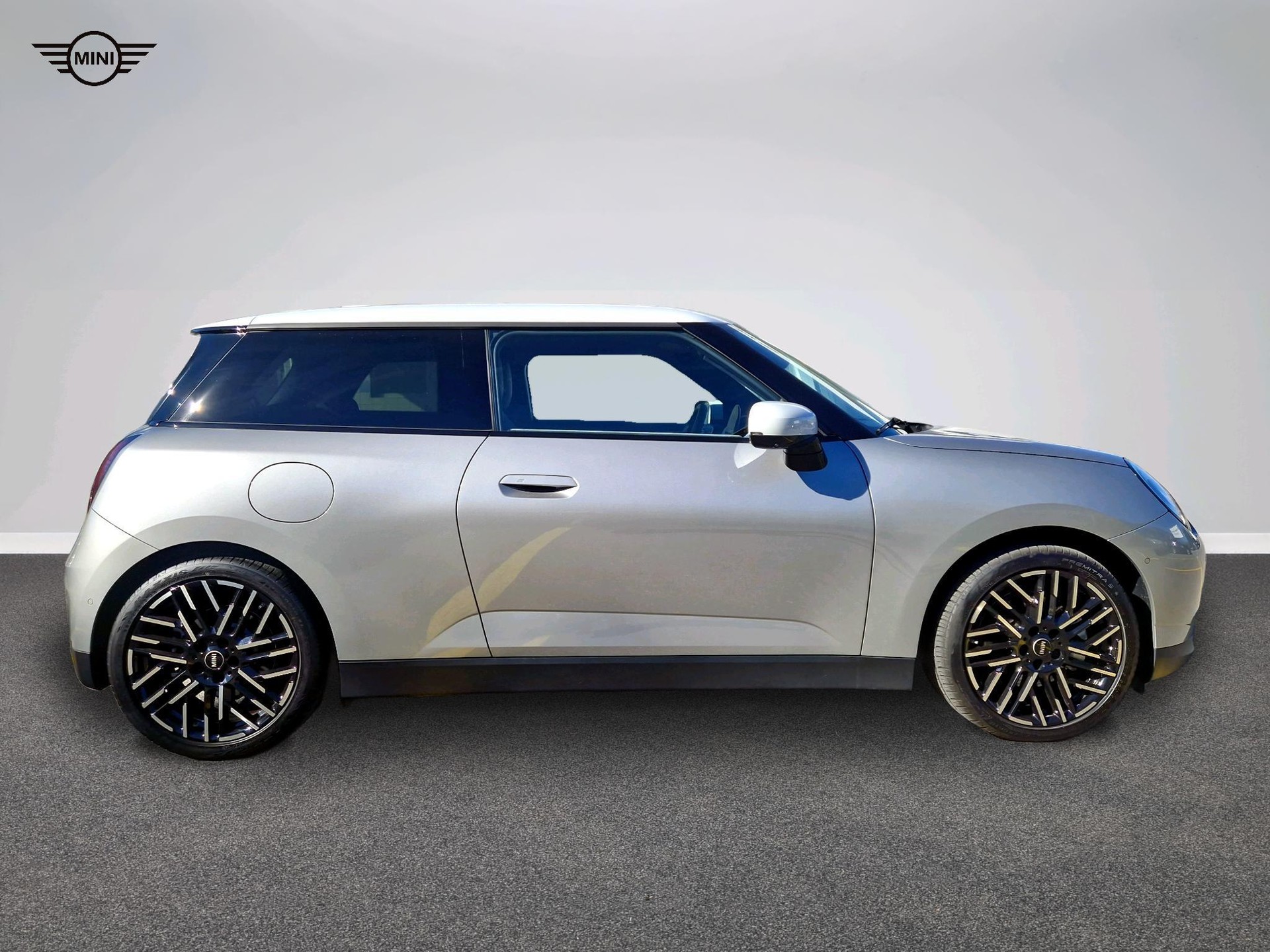 MINI Cooper SE-image-2