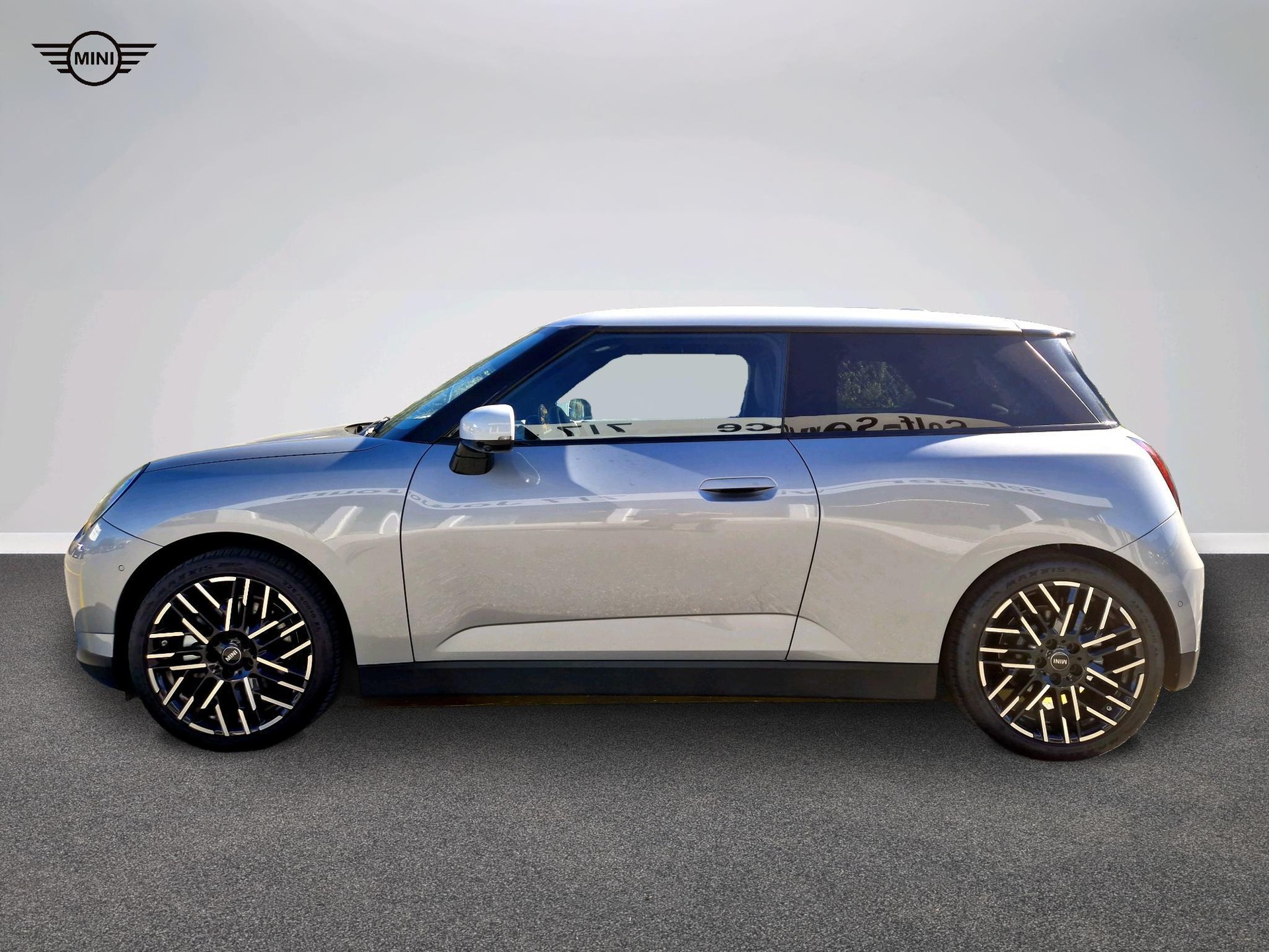MINI Cooper SE-image-1