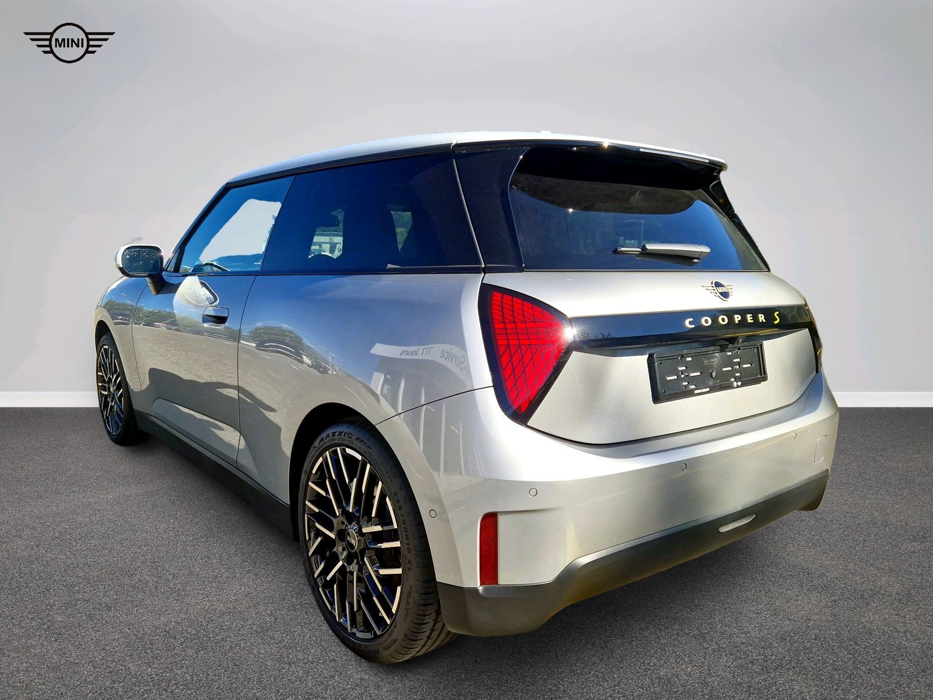MINI Cooper SE-image-3
