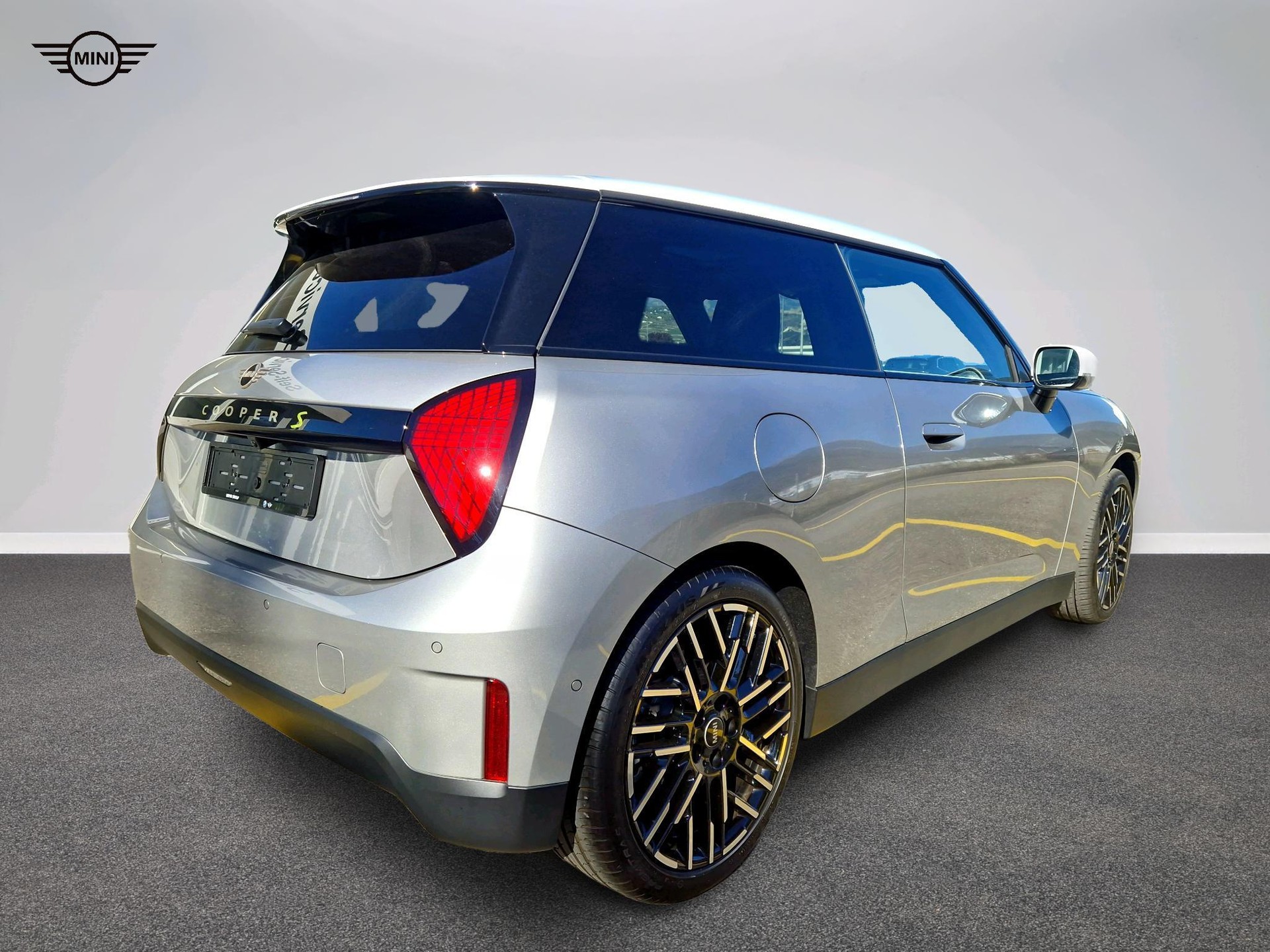 MINI Cooper SE-image-4