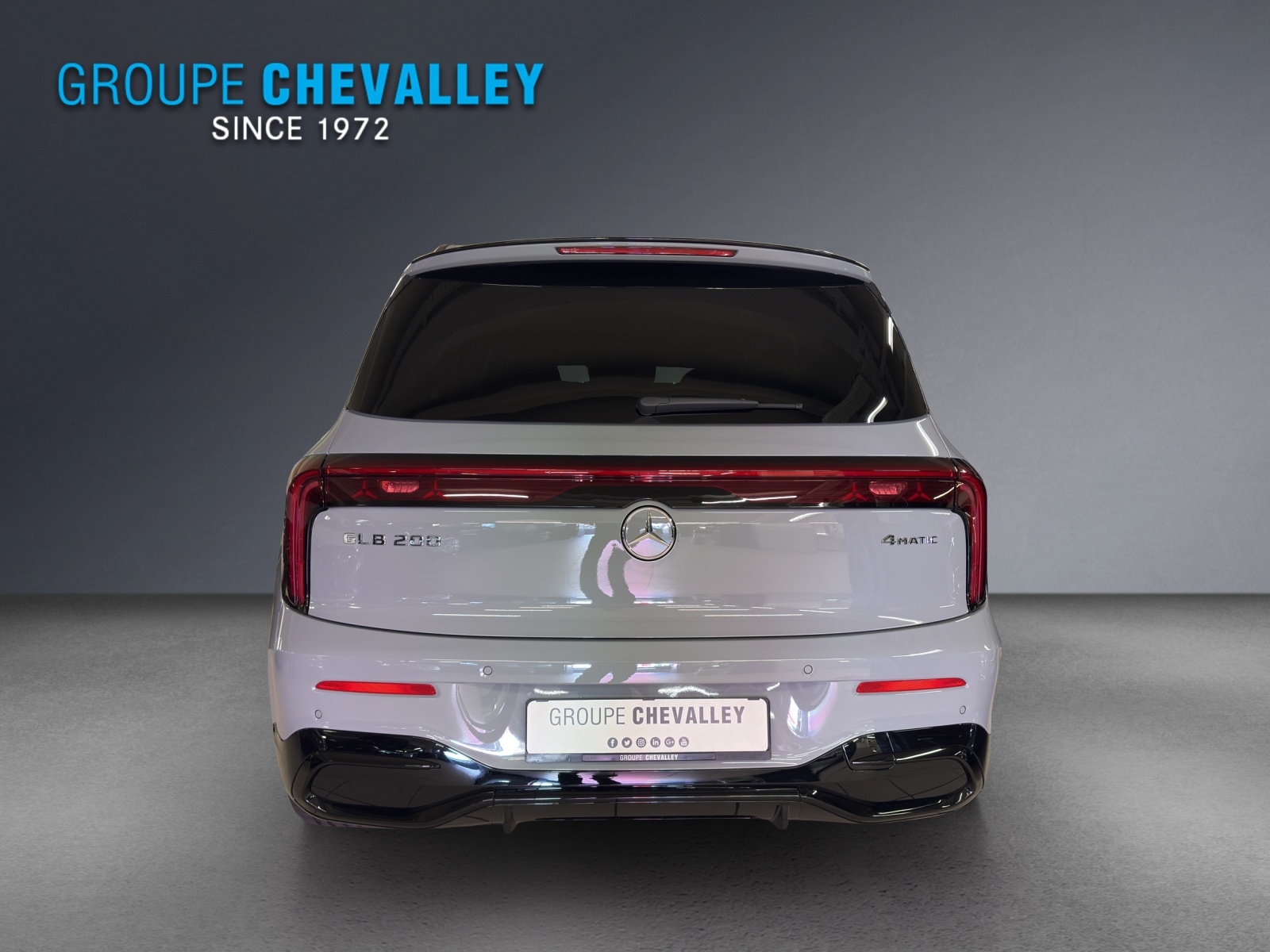 MERCEDES-BENZ GLB 200 4MATIC-image-4