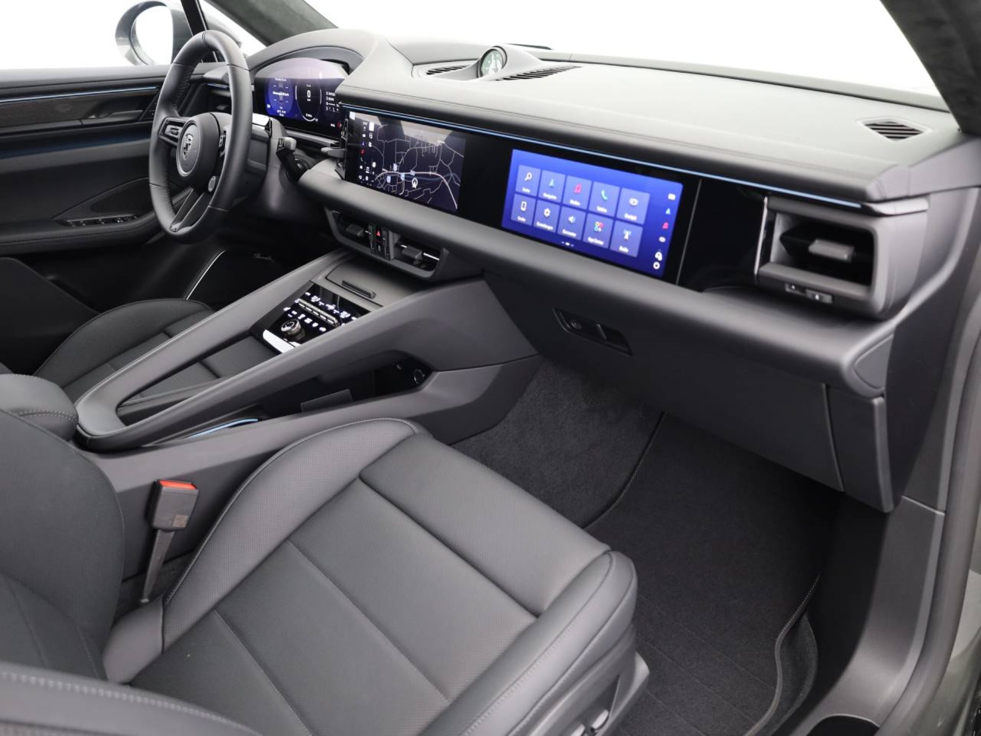 PORSCHE Macan Turbo-image-14