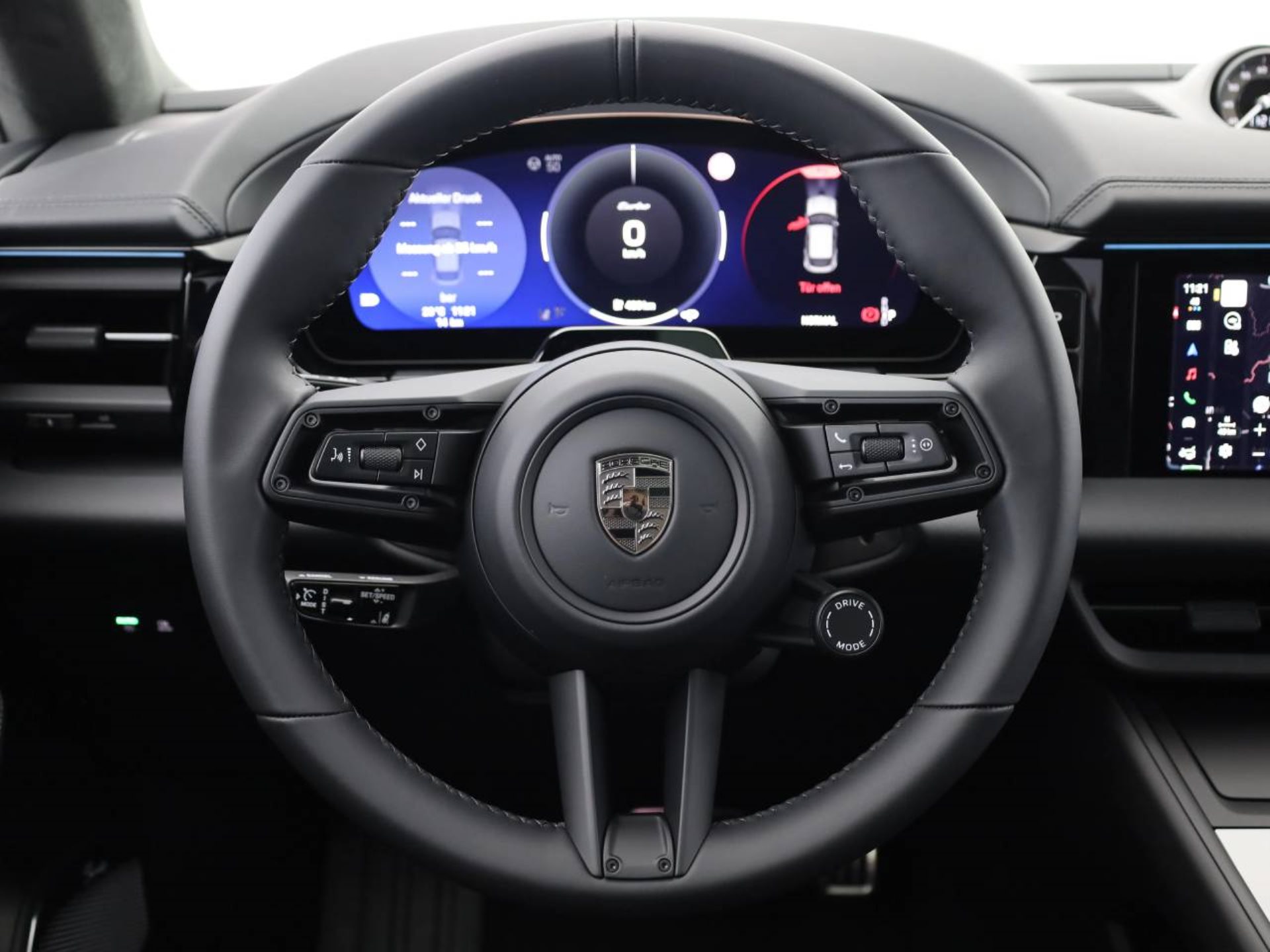 PORSCHE Macan Turbo-image-3