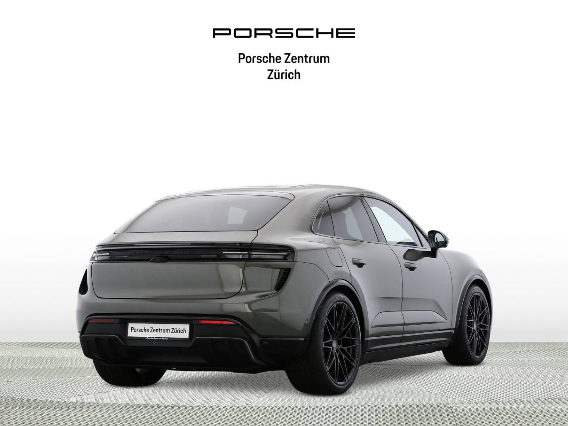 PORSCHE Macan Turbo-image-1