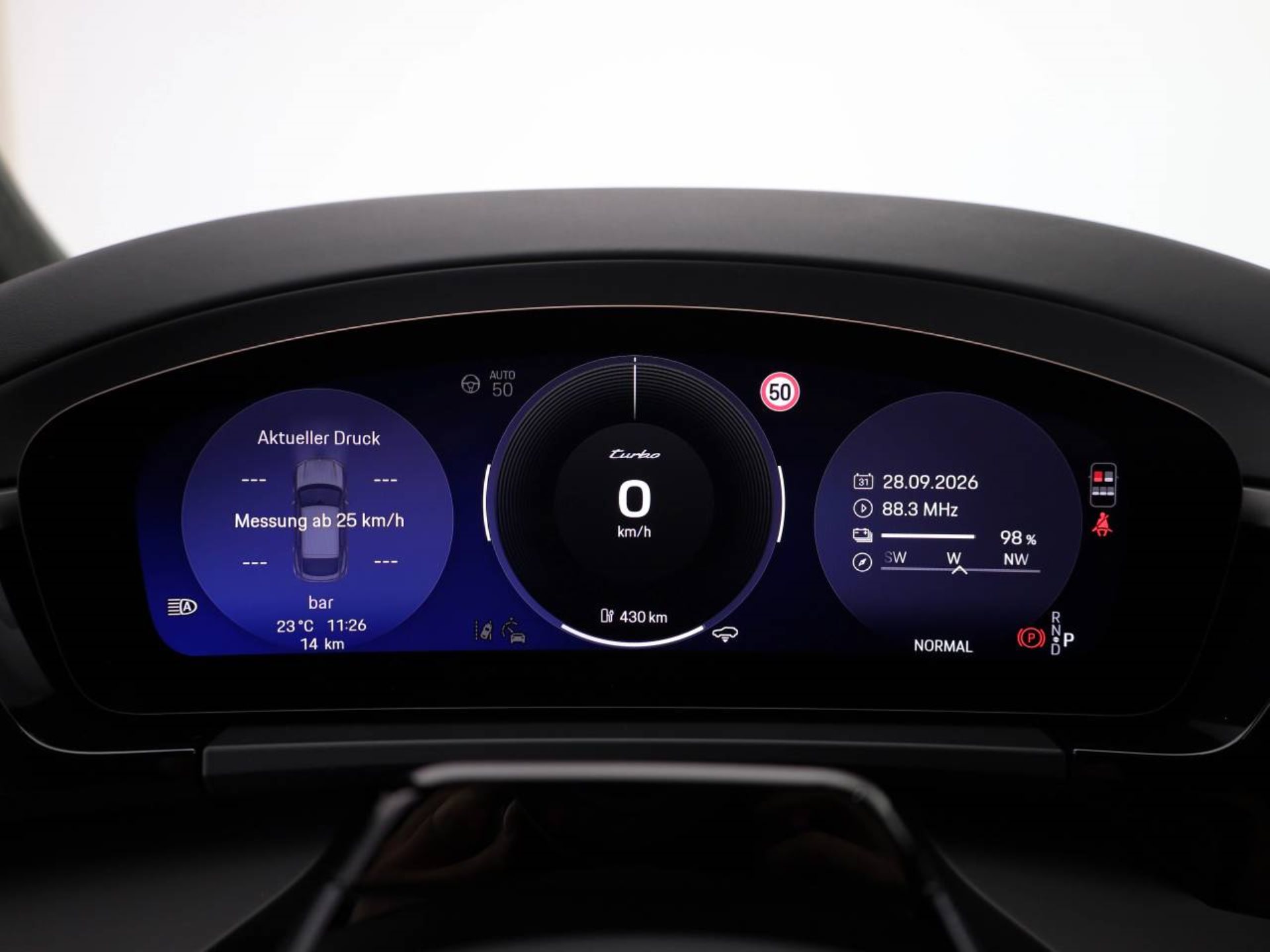 PORSCHE Macan Turbo-image-4