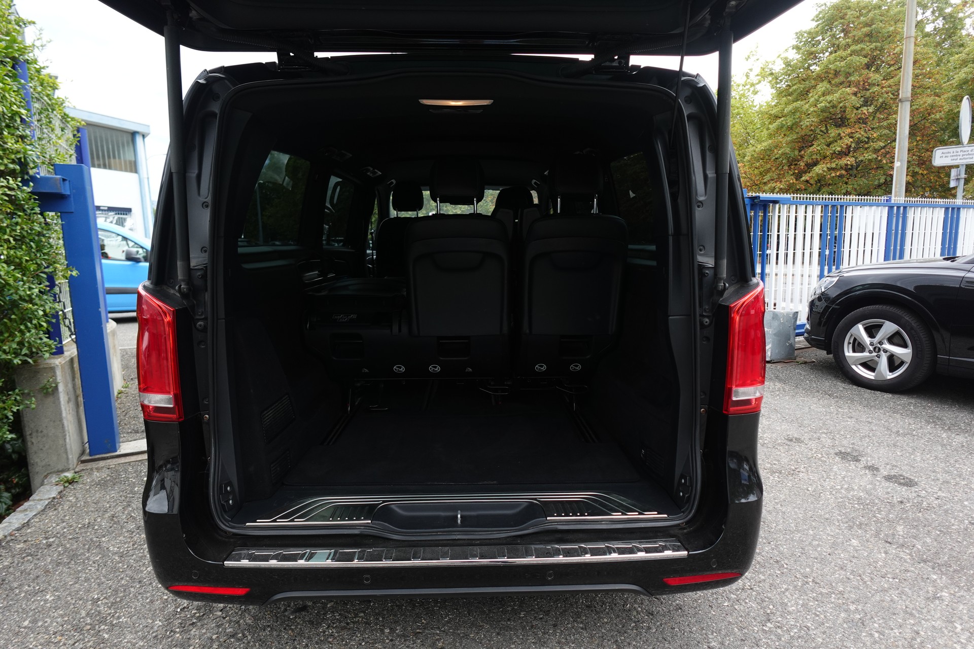 MERCEDES-BENZ V 250 d Swiss Edition extralang 4M 7G-Tronic-image-6