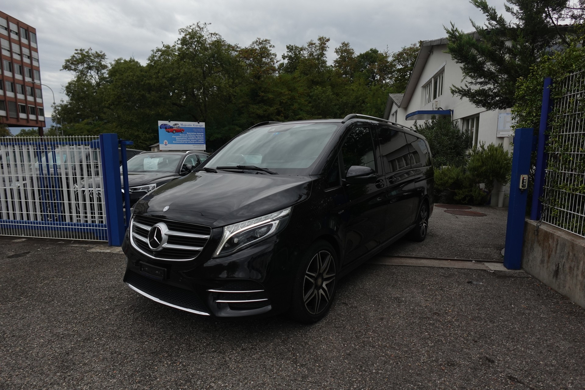 MERCEDES-BENZ V 250 d Swiss Edition extralang 4M 7G-Tronic-image-1