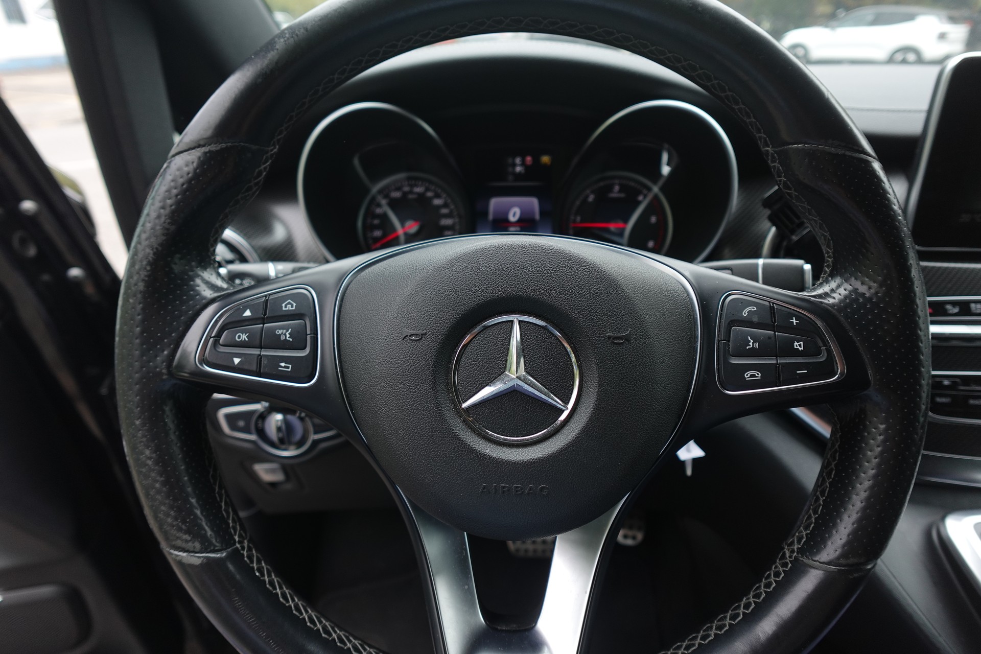 MERCEDES-BENZ V 250 d Swiss Edition extralang 4M 7G-Tronic-image-12