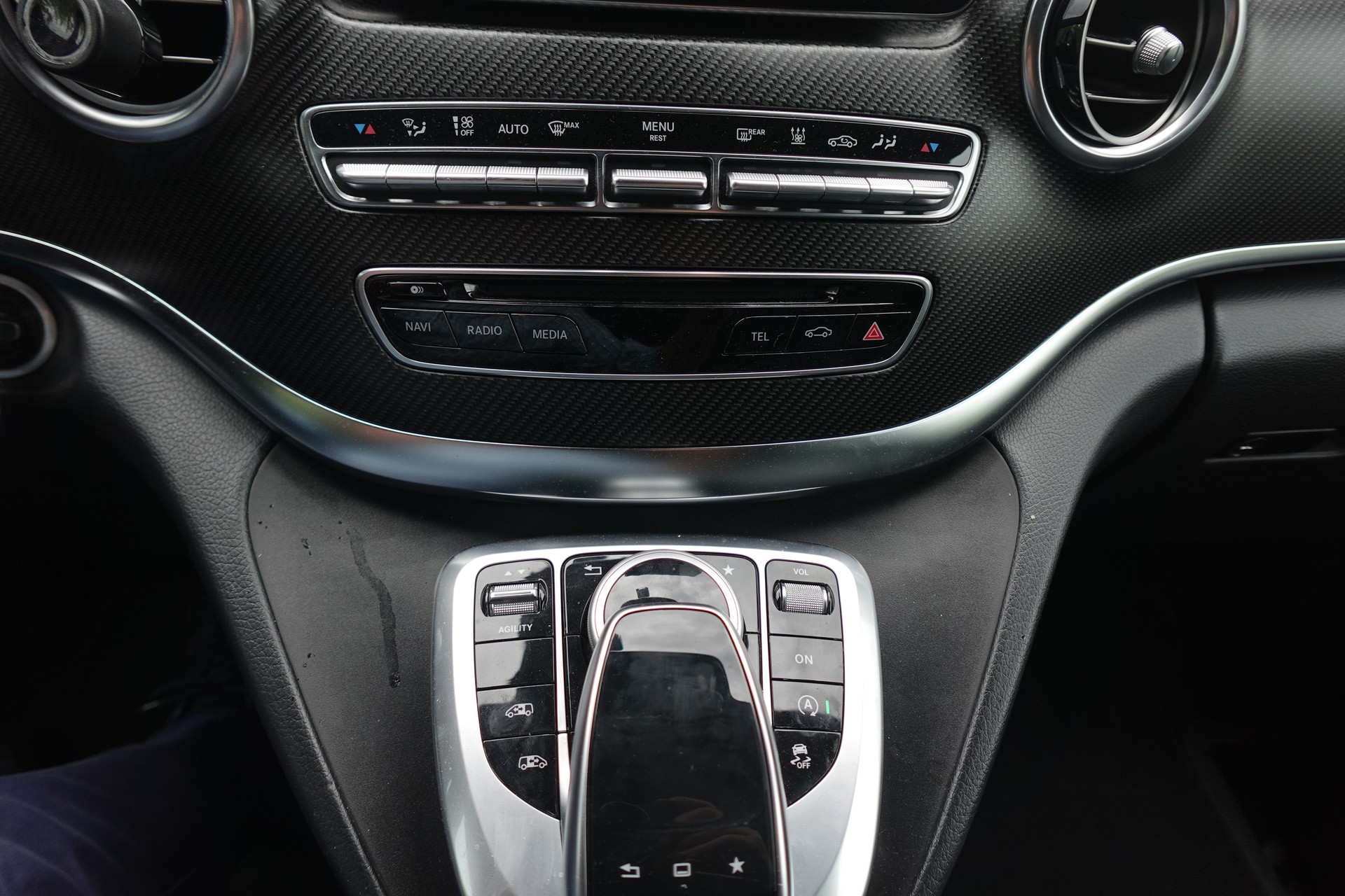MERCEDES-BENZ V 250 d Swiss Edition extralang 4M 7G-Tronic-image-13