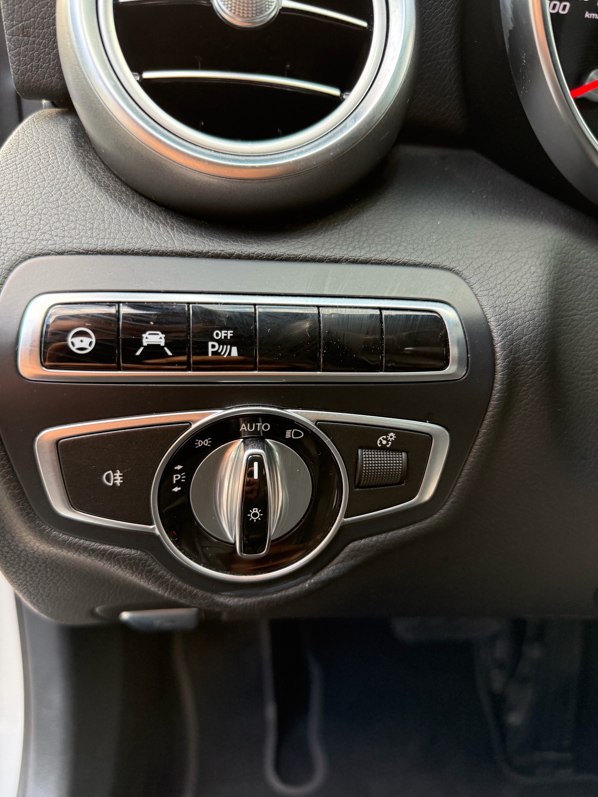 MERCEDES-BENZ C 250 d Avantgarde 4Matic 9G-Tronic-image-9