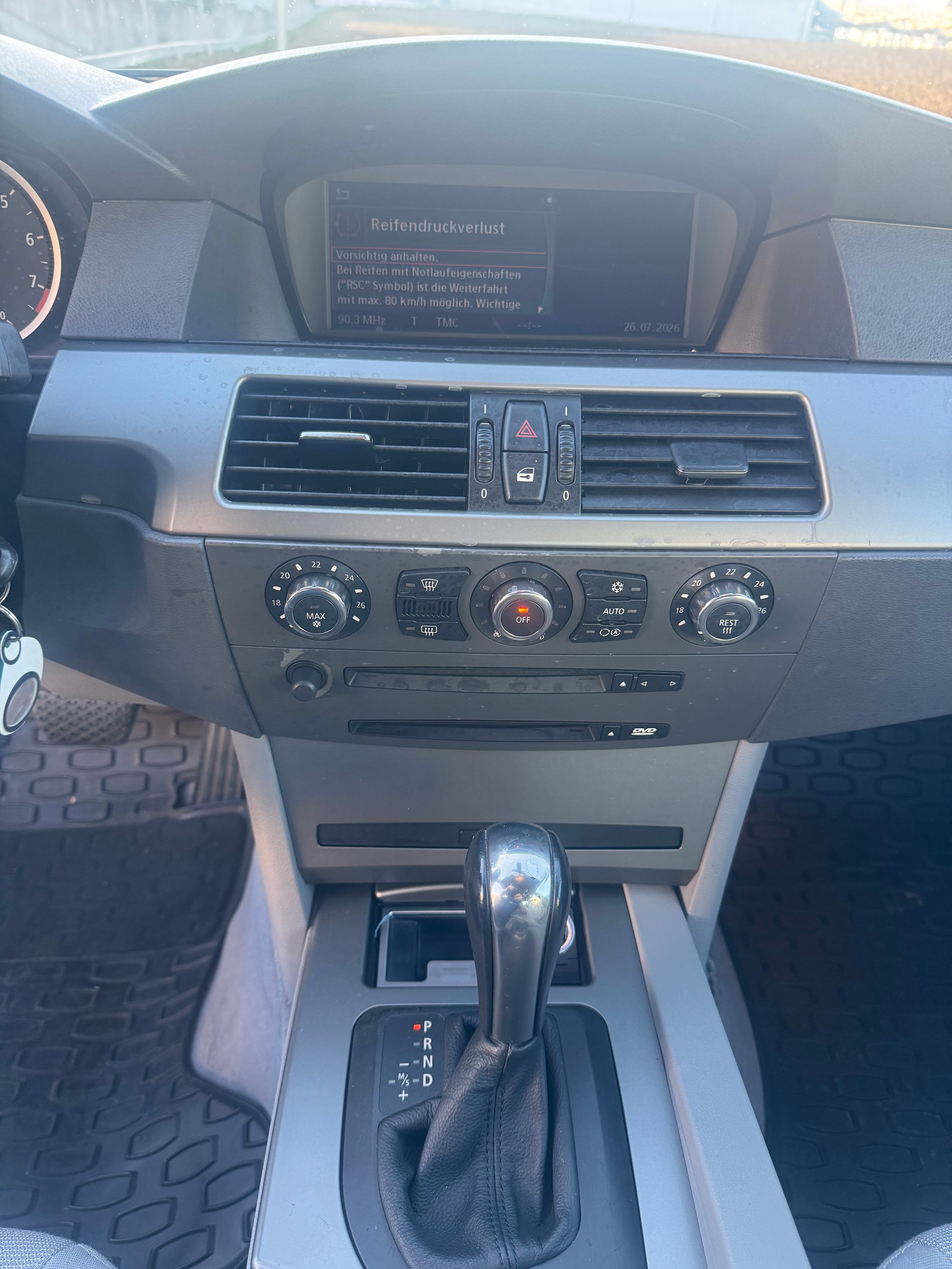 BMW 530xi-image-11