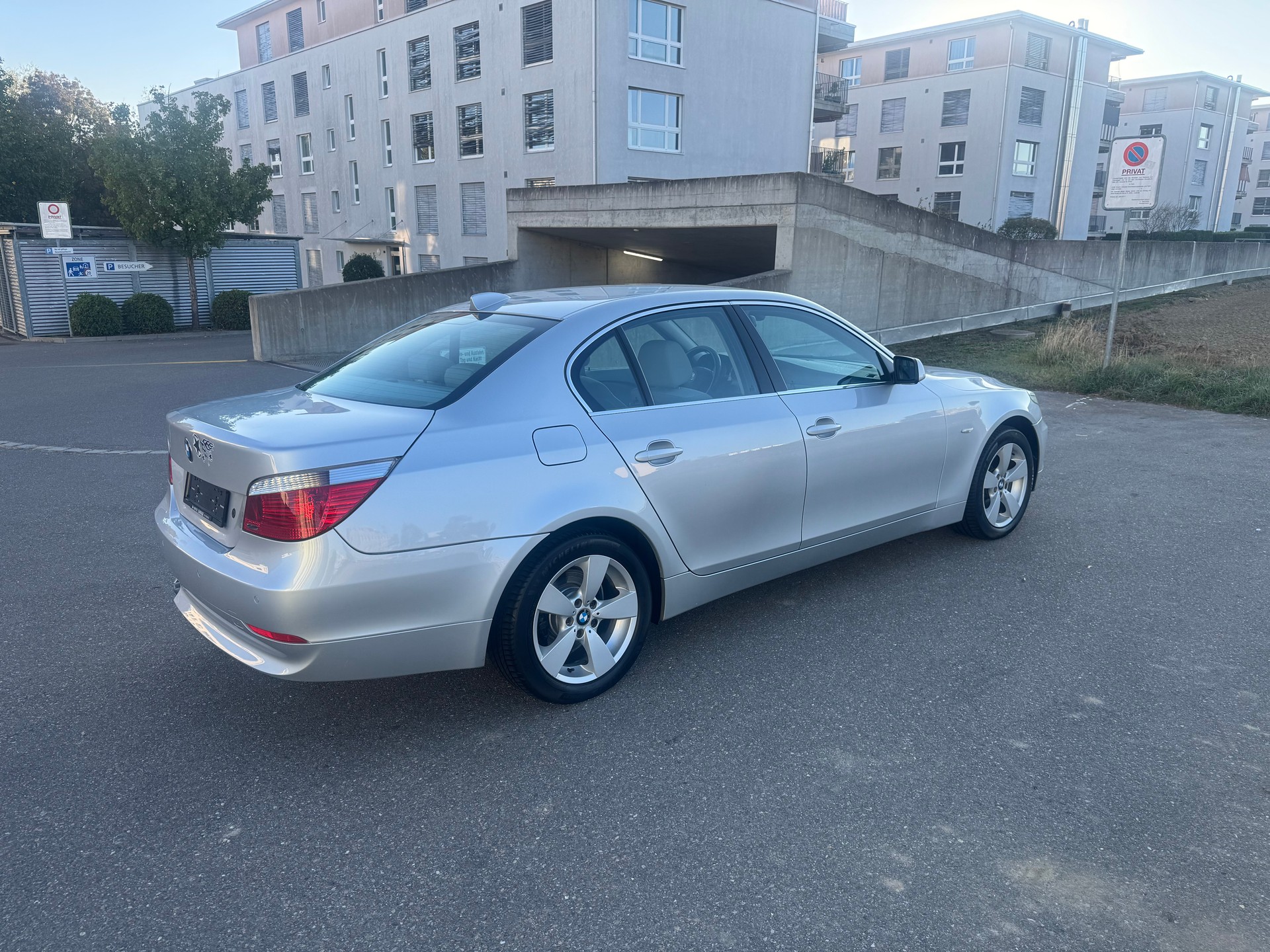 BMW 530xi-image-5