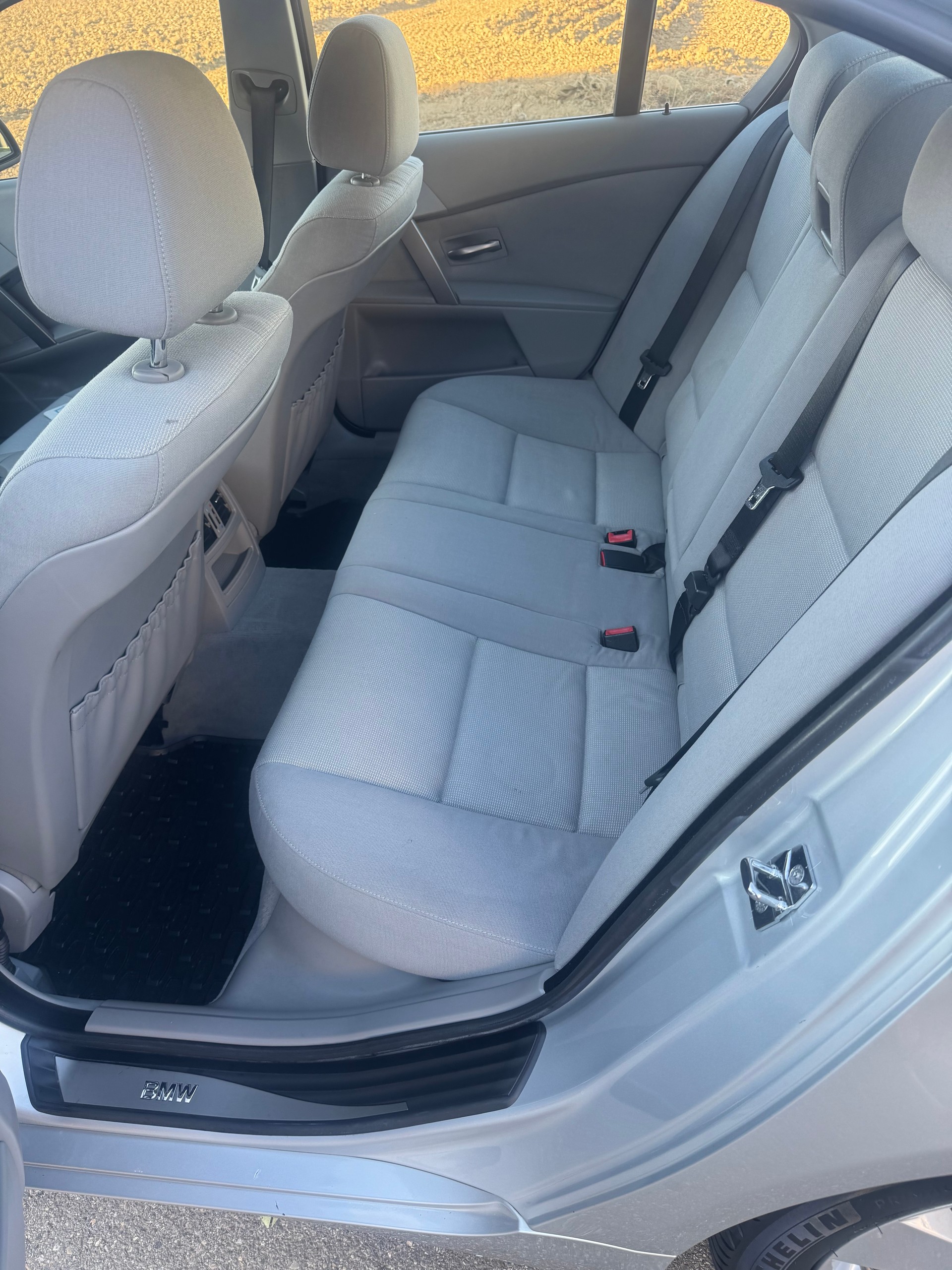 BMW 530xi-image-10