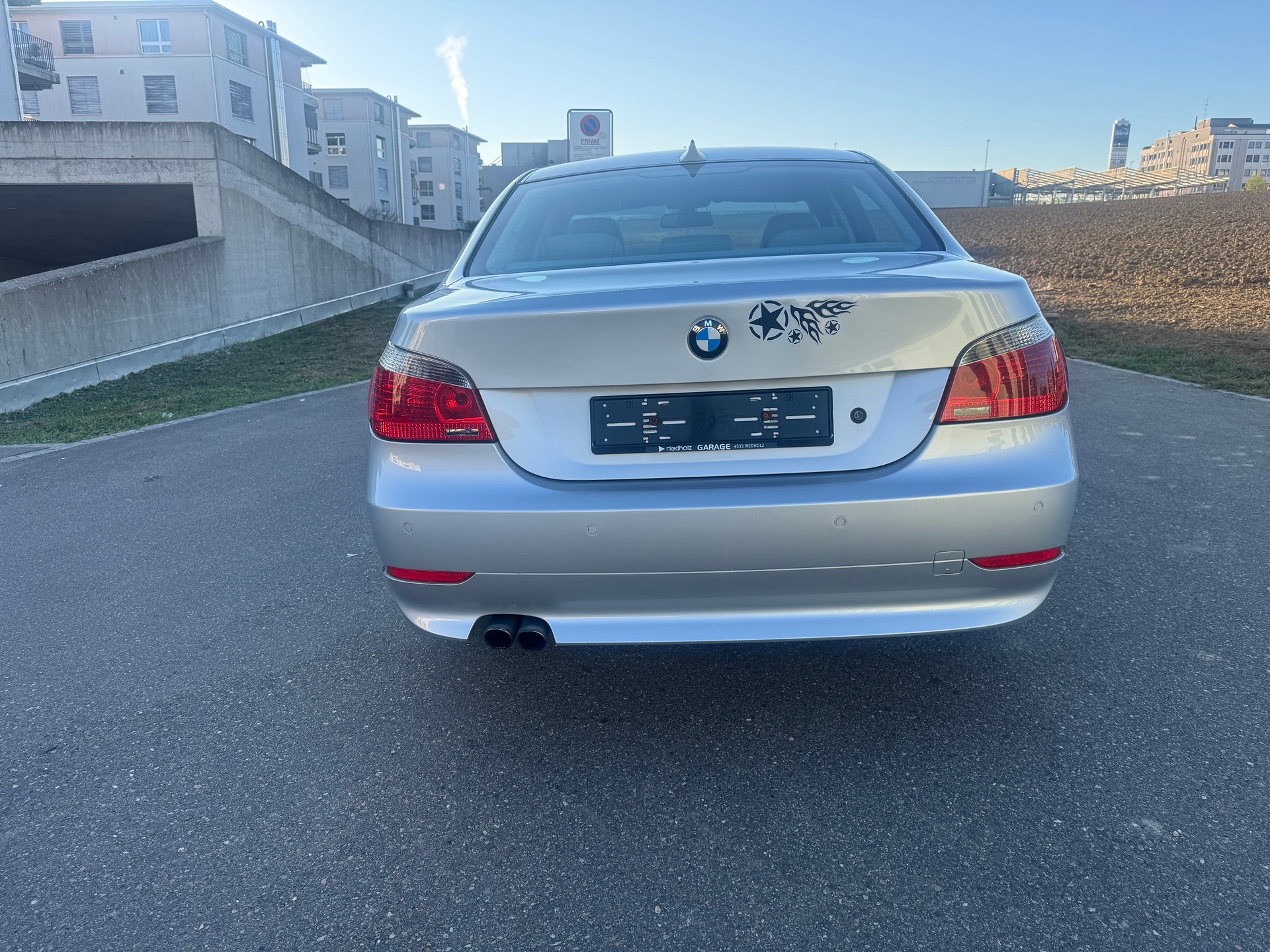 BMW 530xi-image-2