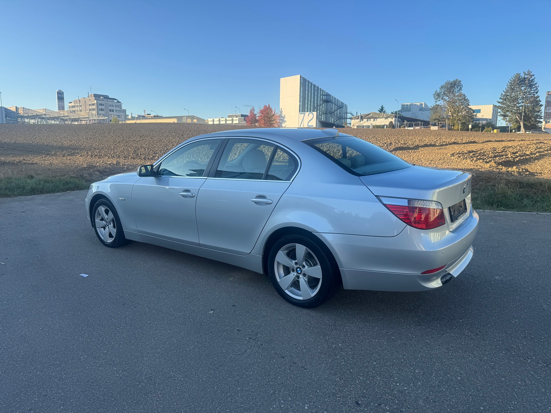 BMW 530xi-image-4